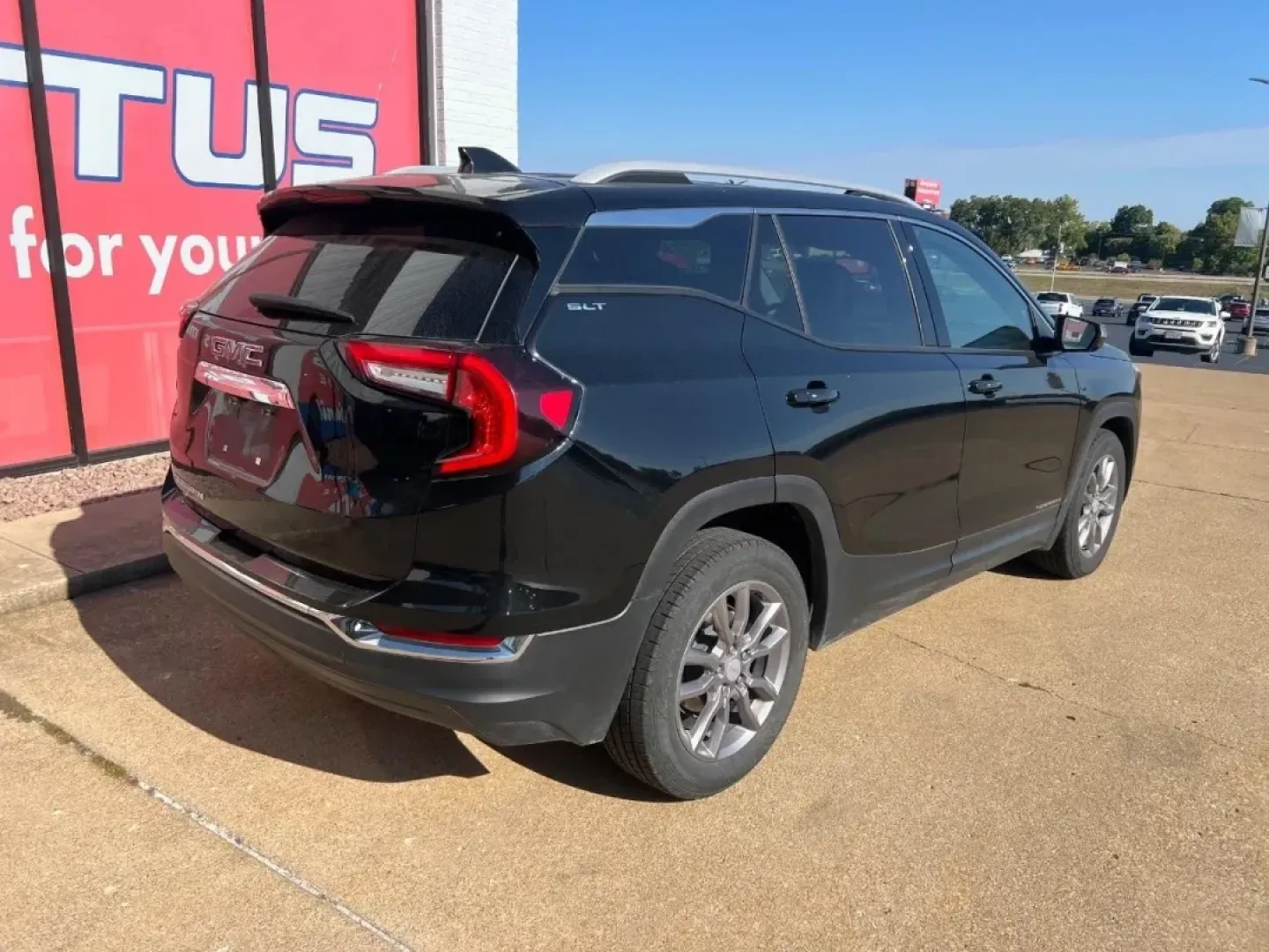 2024 /Jet Black Leather GMC Terrain SLT (3GKALPEG9RL) with an 1.5L Turbo DOHC 4-cylinder / SIDI / VVT engine, Automatic transmission, located at 970 Woodlawn Dr., Farmington, MO, 63640, (573) 431-7800, 37.825642, -90.468674 - Are you searching for the perfect vehicle to elevate your daily commute or weekend adventures? Look no further than this stunning 2024 GMC Terrain SLT, available now at Pettus CDJR Farmington. Located at 970 Woodlawn Drive in Farmington, MO, we are proud to be your trusted OEM dealership for quality - Photo#3