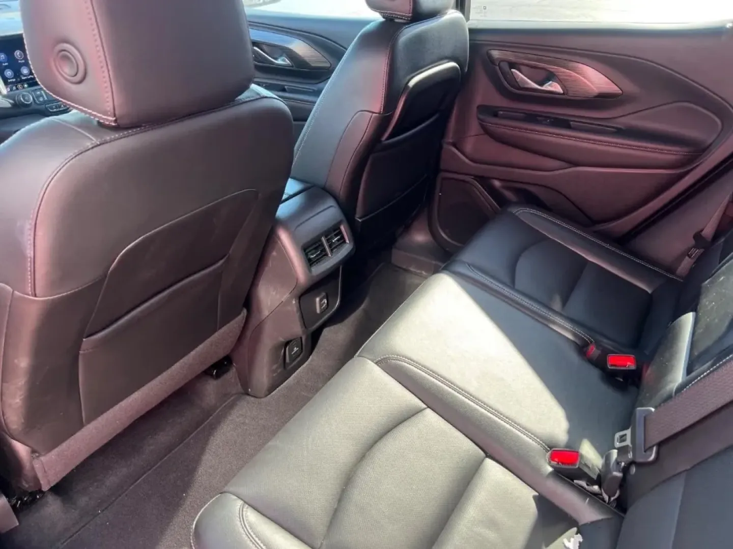 2024 /Jet Black Leather GMC Terrain SLT (3GKALPEG9RL) with an 1.5L Turbo DOHC 4-cylinder / SIDI / VVT engine, Automatic transmission, located at 970 Woodlawn Dr., Farmington, MO, 63640, (573) 431-7800, 37.825642, -90.468674 - Are you searching for the perfect vehicle to elevate your daily commute or weekend adventures? Look no further than this stunning 2024 GMC Terrain SLT, available now at Pettus CDJR Farmington. Located at 970 Woodlawn Drive in Farmington, MO, we are proud to be your trusted OEM dealership for quality - Photo#6