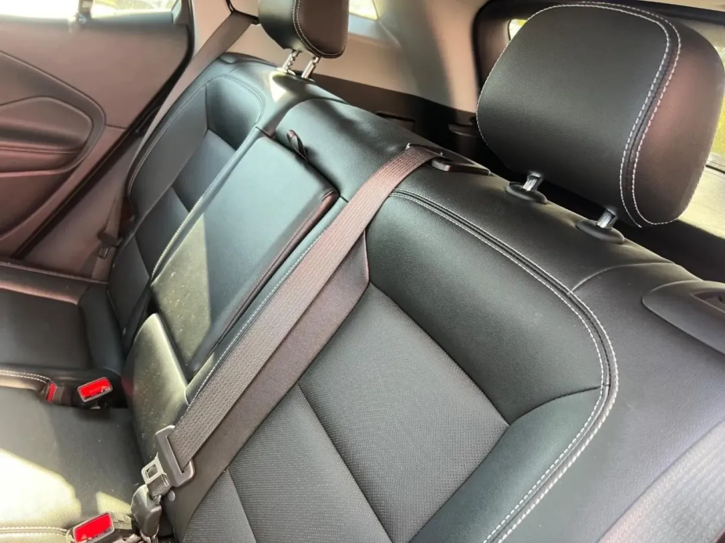 2024 /Jet Black Leather GMC Terrain SLT (3GKALPEG9RL) with an 1.5L Turbo DOHC 4-cylinder / SIDI / VVT engine, Automatic transmission, located at 970 Woodlawn Dr., Farmington, MO, 63640, (573) 431-7800, 37.825642, -90.468674 - Are you searching for the perfect vehicle to elevate your daily commute or weekend adventures? Look no further than this stunning 2024 GMC Terrain SLT, available now at Pettus CDJR Farmington. Located at 970 Woodlawn Drive in Farmington, MO, we are proud to be your trusted OEM dealership for quality - Photo#7