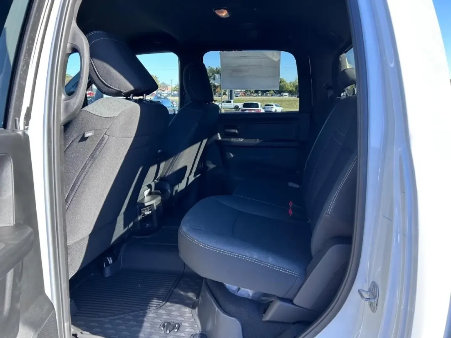 2026 /Diesel Gray/Black Cloth Ram 2500 Tradesman (3C63R5CL8TG) with an Straight 6 Turbocharged Diesel engine, located at 970 Woodlawn Dr., Farmington, MO, 63640, (573) 431-7800, 37.825642, -90.468674 - **Unleash Your Adventures with the 2026 Ram 2500 Tradesman at Pettus CDJR Farmington!**<br /> <br /> Are you ready to elevate your lifestyle with a powerful and reliable truck that's perfect for both work and play? Look no further than this stunning 2026 Ram 2500 Tradesman, now available at Pettus C - Photo#8