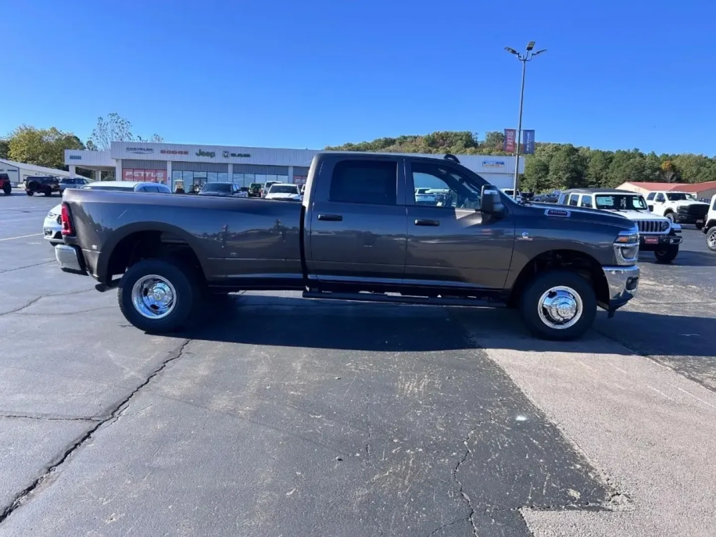 2026 /Diesel Gray/Black Cloth Ram 3500 Tradesman (3C63RRGL0TG) with an Straight 6 Turbocharged Diesel engine, located at 970 Woodlawn Dr., Farmington, MO, 63640, (573) 431-7800, 37.825642, -90.468674 - Imagine conquering your weekend adventures or tackling tough jobs with confidence in a rugged truck that embodies strength and reliability. Introducing the 2026 Ram 3500 Tradesman, ready to elevate your lifestyle with its impressive performance and exceptional capabilities. Whether you need a heavy- - Photo#1