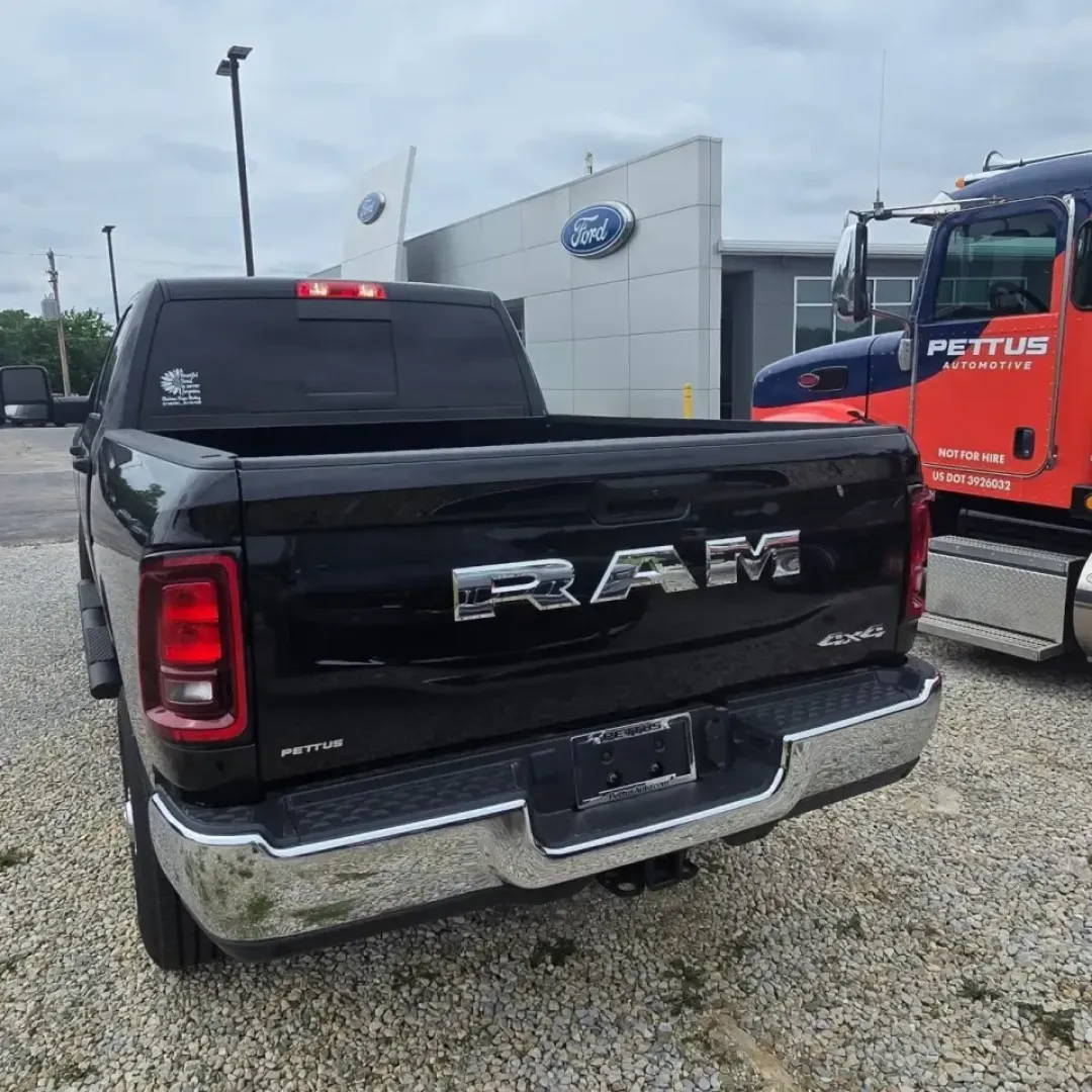 2026 /Black Ram 2500 Tradesman (3C6UR5CJ9TG) with an 6.4L V8 engine, 6A transmission, located at 12836 Highway 21, De Soto, MO, 63020, (636) 337-7777, 38.151867, -90.575615 - **Unleash Your Adventurous Spirit with the 2026 Ram 2500 Tradesman at Pettus CDJR Farmington!**<br /> <br /> Are you ready to tackle your next big adventure? Whether it's hauling equipment for your weekend projects, navigating through rugged terrain, or making family memories on the road, the 2026 R - Photo#2