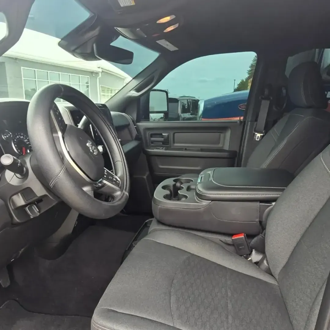 2026 /Black Ram 2500 Tradesman (3C6UR5CJ9TG) with an 6.4L V8 engine, 6A transmission, located at 12836 Highway 21, De Soto, MO, 63020, (636) 337-7777, 38.151867, -90.575615 - **Unleash Your Adventurous Spirit with the 2026 Ram 2500 Tradesman at Pettus CDJR Farmington!**<br /> <br /> Are you ready to tackle your next big adventure? Whether it's hauling equipment for your weekend projects, navigating through rugged terrain, or making family memories on the road, the 2026 R - Photo#4