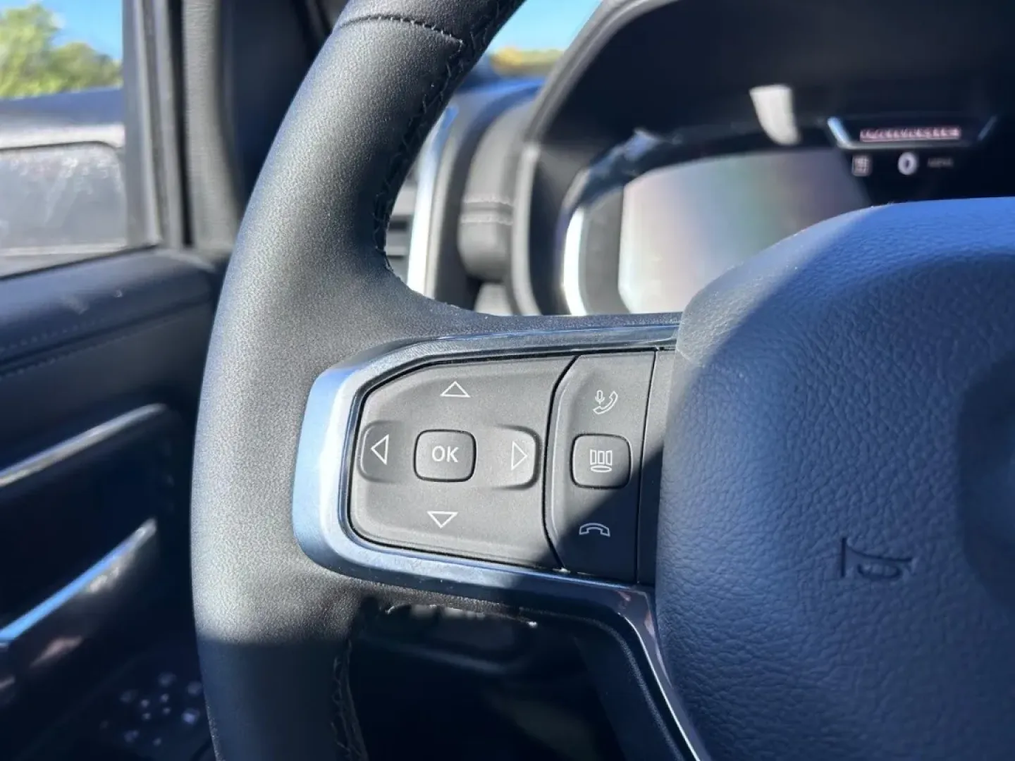 2025 /Black Leather Ram 2500 Laramie (3C6UR5FJ0SG) with an 6.4L V8 HEMI HD engine, located at 970 Woodlawn Dr., Farmington, MO, 63640, (573) 431-7800, 37.825642, -90.468674 - Are you ready to elevate your adventure game? Whether you're hauling equipment for work, towing a trailer for a weekend getaway, or simply navigating the city streets with confidence, the 2025 Ram 2500 Laramie is the perfect companion for your lifestyle. This robust truck combines luxury, capability - Photo#11