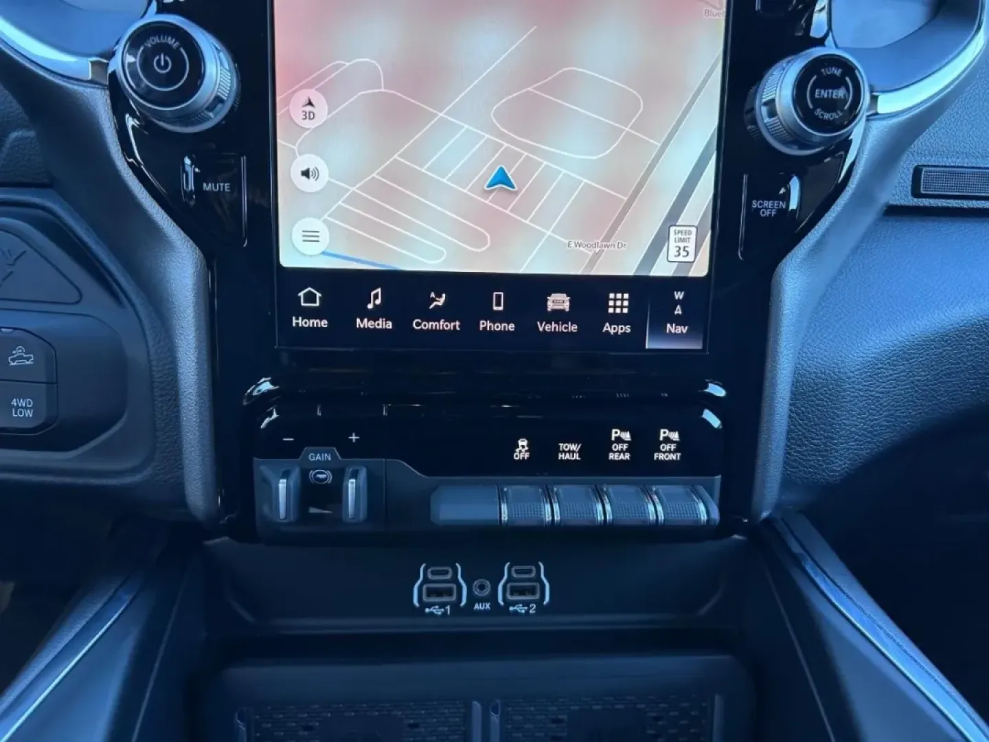 2025 /Black Leather Ram 2500 Laramie (3C6UR5FJ0SG) with an 6.4L V8 HEMI HD engine, located at 970 Woodlawn Dr., Farmington, MO, 63640, (573) 431-7800, 37.825642, -90.468674 - Are you ready to elevate your adventure game? Whether you're hauling equipment for work, towing a trailer for a weekend getaway, or simply navigating the city streets with confidence, the 2025 Ram 2500 Laramie is the perfect companion for your lifestyle. This robust truck combines luxury, capability - Photo#14