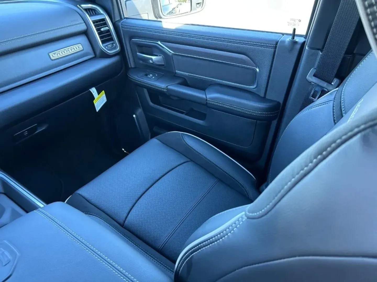 2025 /Black Leather Ram 2500 Laramie (3C6UR5FJ0SG) with an 6.4L V8 HEMI HD engine, located at 970 Woodlawn Dr., Farmington, MO, 63640, (573) 431-7800, 37.825642, -90.468674 - Are you ready to elevate your adventure game? Whether you're hauling equipment for work, towing a trailer for a weekend getaway, or simply navigating the city streets with confidence, the 2025 Ram 2500 Laramie is the perfect companion for your lifestyle. This robust truck combines luxury, capability - Photo#15