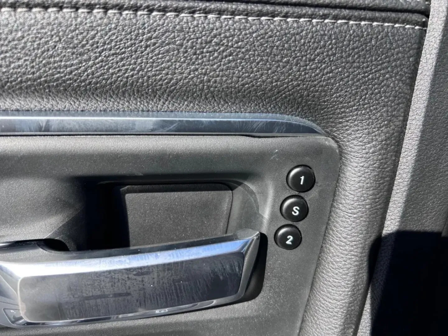 2025 /Black Leather Ram 2500 Laramie (3C6UR5FJ0SG) with an 6.4L V8 HEMI HD engine, located at 970 Woodlawn Dr., Farmington, MO, 63640, (573) 431-7800, 37.825642, -90.468674 - Are you ready to elevate your adventure game? Whether you're hauling equipment for work, towing a trailer for a weekend getaway, or simply navigating the city streets with confidence, the 2025 Ram 2500 Laramie is the perfect companion for your lifestyle. This robust truck combines luxury, capability - Photo#17