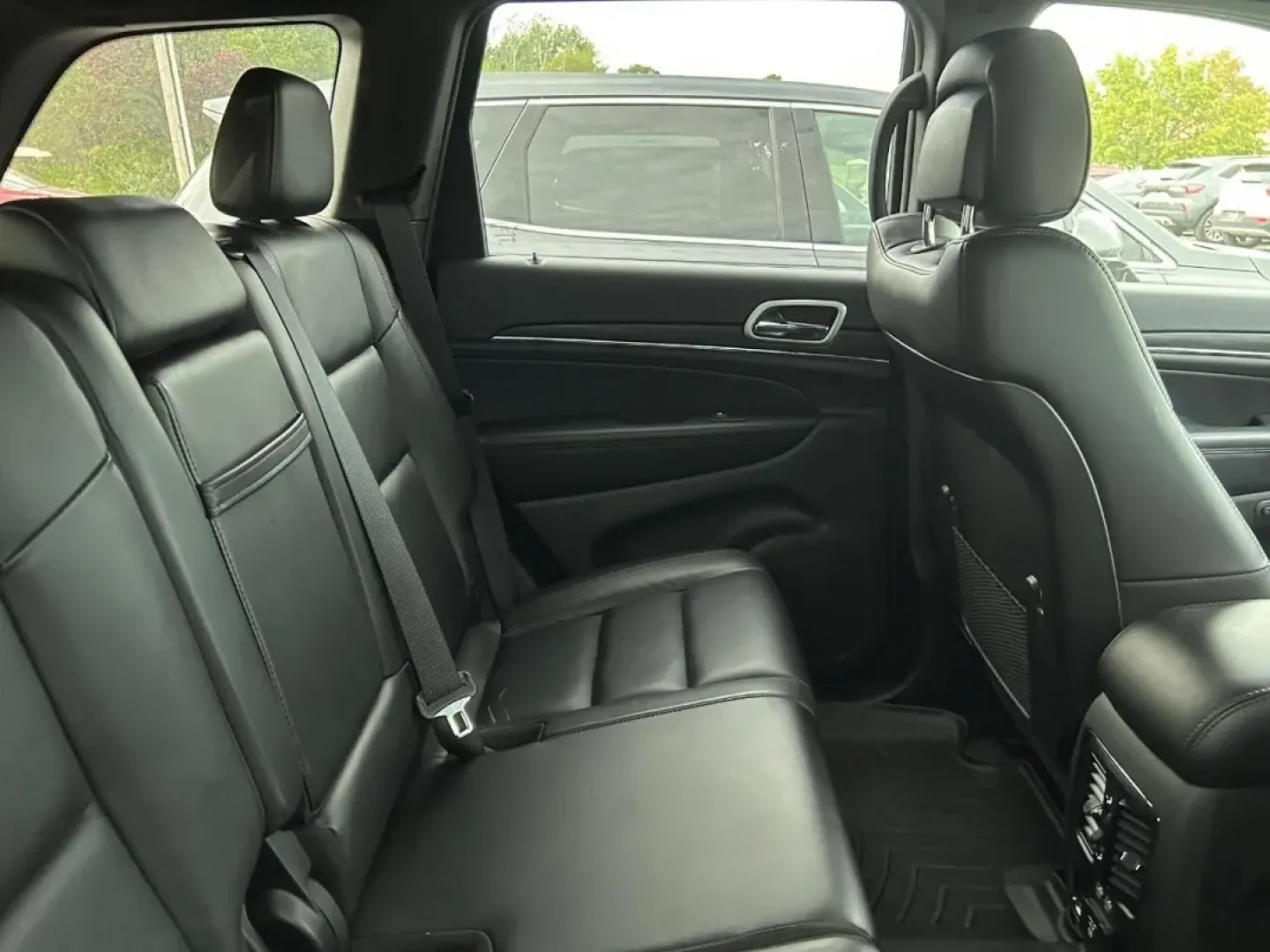 2021 /Black Leather Jeep Grand Cherokee Limited (1C4RJFBGXMC) with an 3.6L V6 24V VVT UPG I engine, Automatic transmission, located at 970 Woodlawn Dr., Farmington, MO, 63640, (573) 431-7800, 37.825642, -90.468674 - **Experience Adventure with the 2021 Jeep Grand Cherokee at Pettus CDJR Farmington!**<br /> <br /> Are you ready to take your daily commute and weekend getaways to the next level? The 2021 Jeep Grand Cherokee is not just an SUV; it's a lifestyle enabler, perfectly designed for those who crave both c - Photo#6