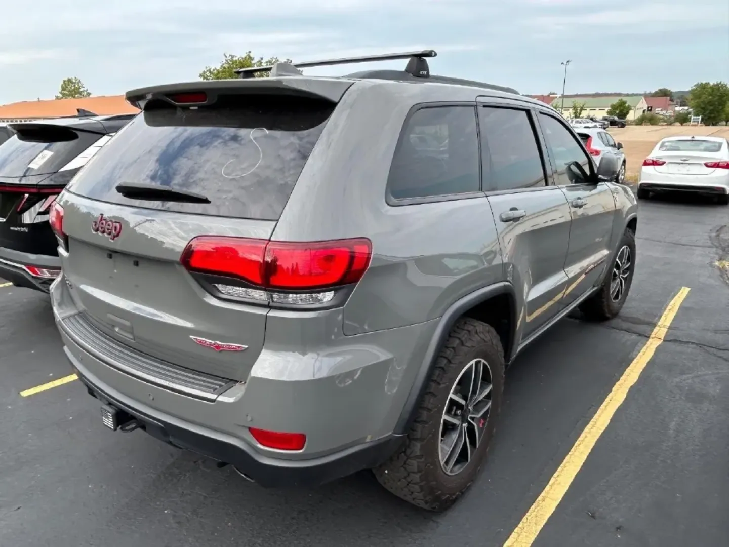 2021 /Ruby Red/Black Suede Jeep Grand Cherokee Trailhawk (1C4RJFLG6MC) with an 3.6L V6 24V VVT UPG I engine, located at 970 Woodlawn Dr., Farmington, MO, 63640, (573) 431-7800, 37.825642, -90.468674 - **Experience the Thrill of Adventure with the 2021 Jeep Grand Cherokee Trailhawk!**<br /> <br /> Are you ready to elevate your outdoor adventures and weekend getaways? Look no further than the **2021 Jeep Grand Cherokee Trailhawk**, a robust SUV that perfectly balances rugged capability with everyda - Photo#5