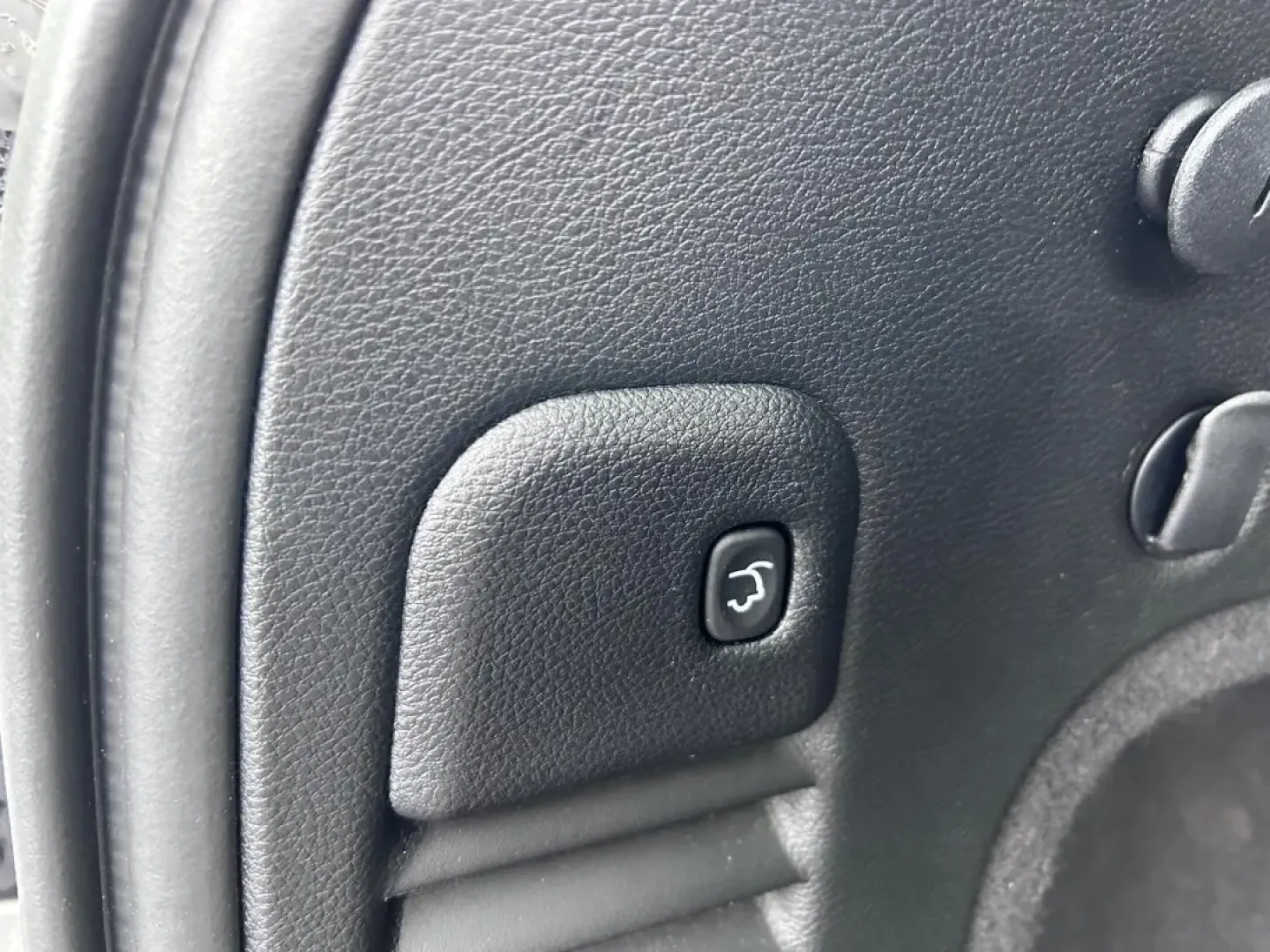 2021 /Ruby Red/Black Suede Jeep Grand Cherokee Trailhawk (1C4RJFLG6MC) with an 3.6L V6 24V VVT UPG I engine, located at 970 Woodlawn Dr., Farmington, MO, 63640, (573) 431-7800, 37.825642, -90.468674 - **Experience the Thrill of Adventure with the 2021 Jeep Grand Cherokee Trailhawk!**<br /> <br /> Are you ready to elevate your outdoor adventures and weekend getaways? Look no further than the **2021 Jeep Grand Cherokee Trailhawk**, a robust SUV that perfectly balances rugged capability with everyda - Photo#7