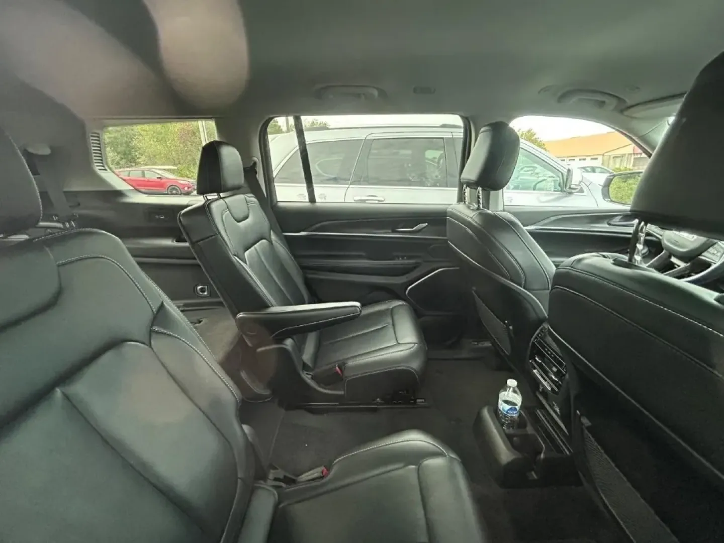 2022 /Global Black Leather Jeep Grand Cherokee Limited (1C4RJKBG5N8) with an 3.6L V6 24V VVT UPG I engine, Automatic transmission, located at 970 Woodlawn Dr., Farmington, MO, 63640, (573) 431-7800, 37.825642, -90.468674 - **Unleash Your Adventurous Spirit with This 2022 Jeep Grand Cherokee Limited!**<br /> <br /> Are you ready to elevate your outdoor adventures or make long commutes a breeze? The 2022 Jeep Grand Cherokee Limited is here to redefine your driving experience with its exceptional blend of luxury, functio - Photo#7