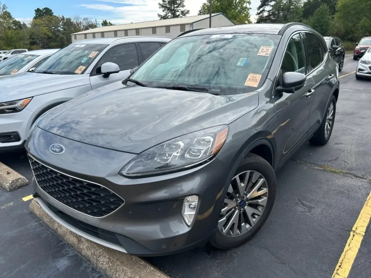 2022 /Sandstone Leather Ford Escape Titanium (1FMCU9DZ1NU) with an 2.5L iVCT Atkinson Cycle I-4 Hybrid engine, Automatic transmission, located at 970 Woodlawn Dr., Farmington, MO, 63640, (573) 431-7800, 37.825642, -90.468674 - ### Discover Adventure with the 2022 Ford Escape Titanium Hybrid at Pettus CDJR Farmington!<br /> <br /> Are you ready to elevate your driving experience? Imagine weekend road trips with family, scenic drives to nearby attractions, or even your daily commute transformed into a pleasure rather than a - Photo#2