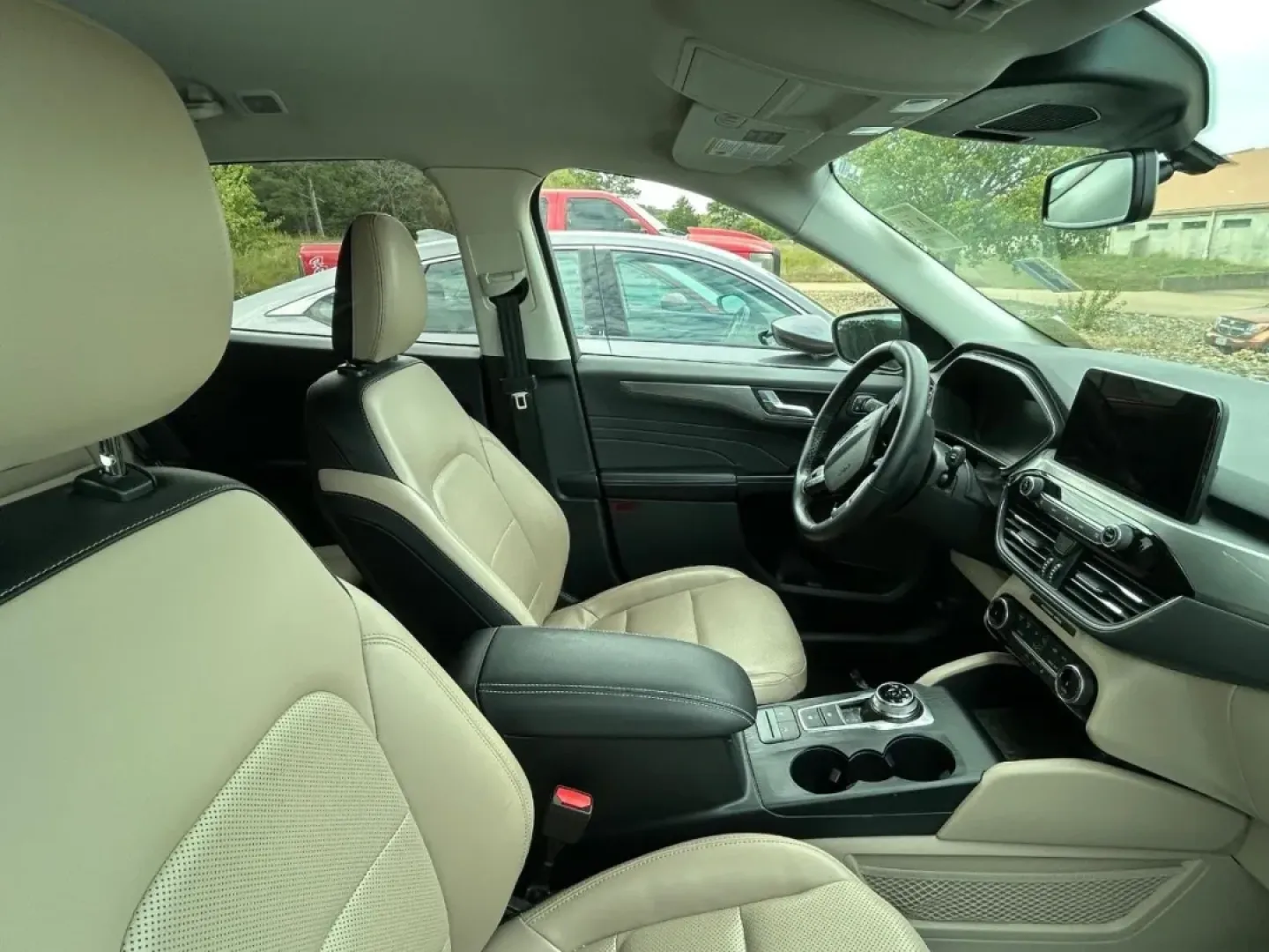 2022 /Sandstone Leather Ford Escape Titanium (1FMCU9DZ1NU) with an 2.5L iVCT Atkinson Cycle I-4 Hybrid engine, Automatic transmission, located at 970 Woodlawn Dr., Farmington, MO, 63640, (573) 431-7800, 37.825642, -90.468674 - ### Discover Adventure with the 2022 Ford Escape Titanium Hybrid at Pettus CDJR Farmington!<br /> <br /> Are you ready to elevate your driving experience? Imagine weekend road trips with family, scenic drives to nearby attractions, or even your daily commute transformed into a pleasure rather than a - Photo#6