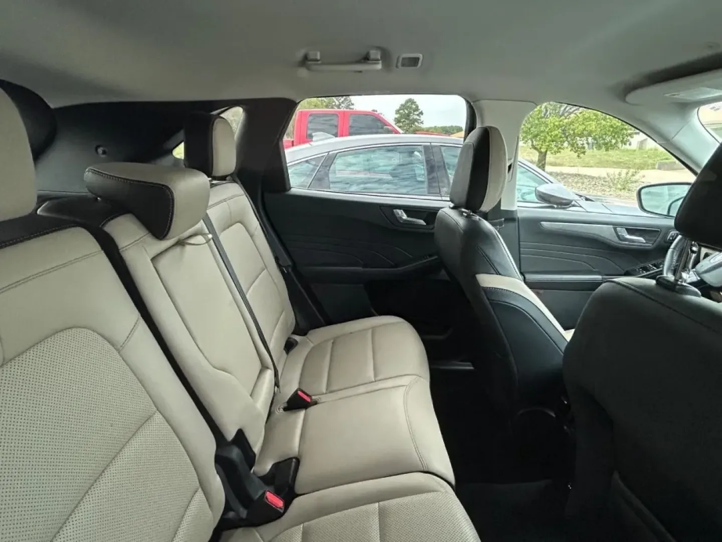 2022 /Sandstone Leather Ford Escape Titanium (1FMCU9DZ1NU) with an 2.5L iVCT Atkinson Cycle I-4 Hybrid engine, Automatic transmission, located at 970 Woodlawn Dr., Farmington, MO, 63640, (573) 431-7800, 37.825642, -90.468674 - ### Discover Adventure with the 2022 Ford Escape Titanium Hybrid at Pettus CDJR Farmington!<br /> <br /> Are you ready to elevate your driving experience? Imagine weekend road trips with family, scenic drives to nearby attractions, or even your daily commute transformed into a pleasure rather than a - Photo#7