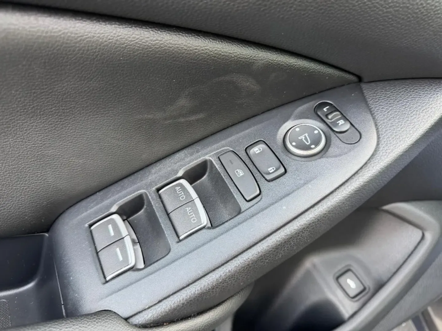 2019 /Black Cloth Honda Accord LX (1HGCV1F11KA) with an 1.5T I-4 DOHC 16-Valve Turbocharged VTEC engine, Automatic transmission, located at 970 Woodlawn Dr., Farmington, MO, 63640, (573) 431-7800, 37.825642, -90.468674 - **Elevate Your Daily Drive with This 2019 Honda Accord Sedan! Perfect for Commuters and Families Alike!**<br /> <br /> Are you searching for a reliable, stylish, and fuel-efficient vehicle that fits perfectly into your busy lifestyle? Look no further-this stunning 2019 Honda Accord Sedan is here to - Photo#17