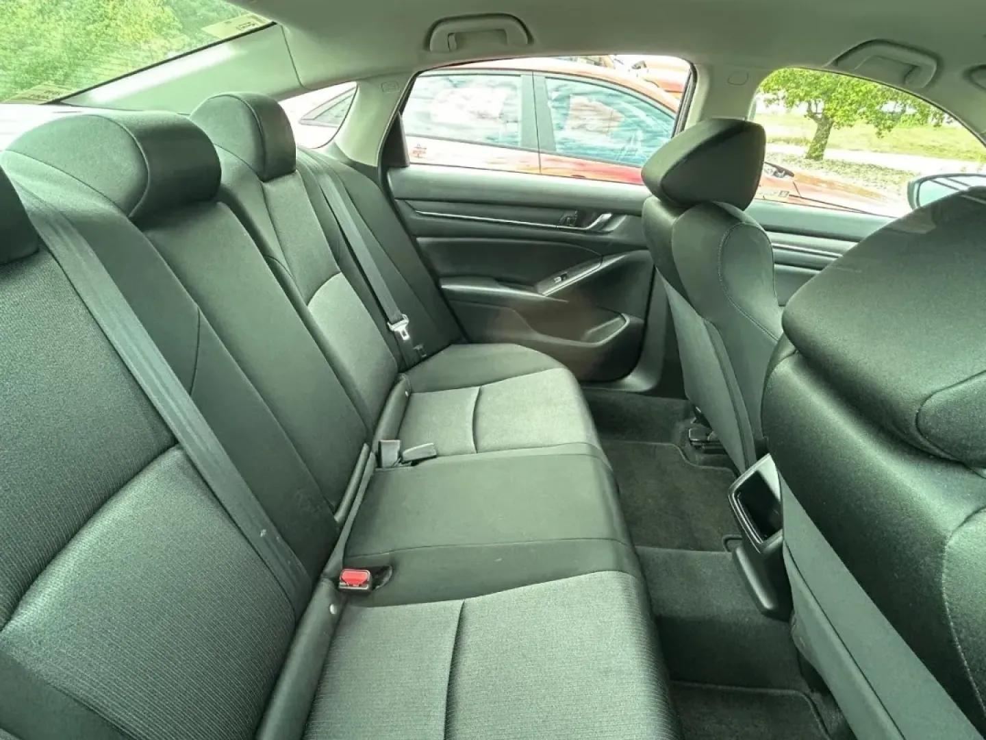 2019 /Black Cloth Honda Accord LX (1HGCV1F11KA) with an 1.5T I-4 DOHC 16-Valve Turbocharged VTEC engine, Automatic transmission, located at 970 Woodlawn Dr., Farmington, MO, 63640, (573) 431-7800, 37.825642, -90.468674 - **Elevate Your Daily Drive with This 2019 Honda Accord Sedan! Perfect for Commuters and Families Alike!**<br /> <br /> Are you searching for a reliable, stylish, and fuel-efficient vehicle that fits perfectly into your busy lifestyle? Look no further-this stunning 2019 Honda Accord Sedan is here to - Photo#7