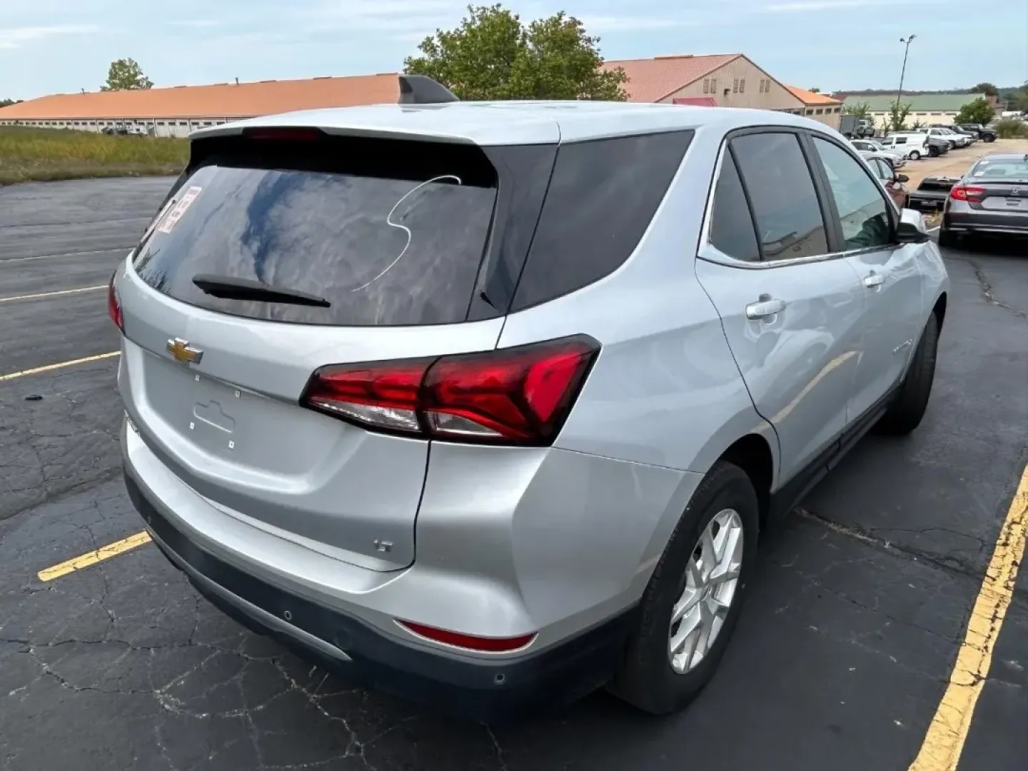 2022 /Medium Ash Gray Cloth Chevrolet Equinox LT (3GNAXJEV5NL) with an 1.5L Turbo DOHC 4-cylinder / SIDI / VVT engine, Automatic transmission, located at 970 Woodlawn Dr., Farmington, MO, 63640, (573) 431-7800, 37.825642, -90.468674 - **Unleash Adventure in the 2022 Chevrolet Equinox LT Your Perfect Companion for Family Road Trips!**<br /> <br /> Looking for a versatile vehicle that fits seamlessly into your lifestyle? The 2022 Chevrolet Equinox LT is here to elevate your family outings and weekend adventures! Whether you're com - Photo#6