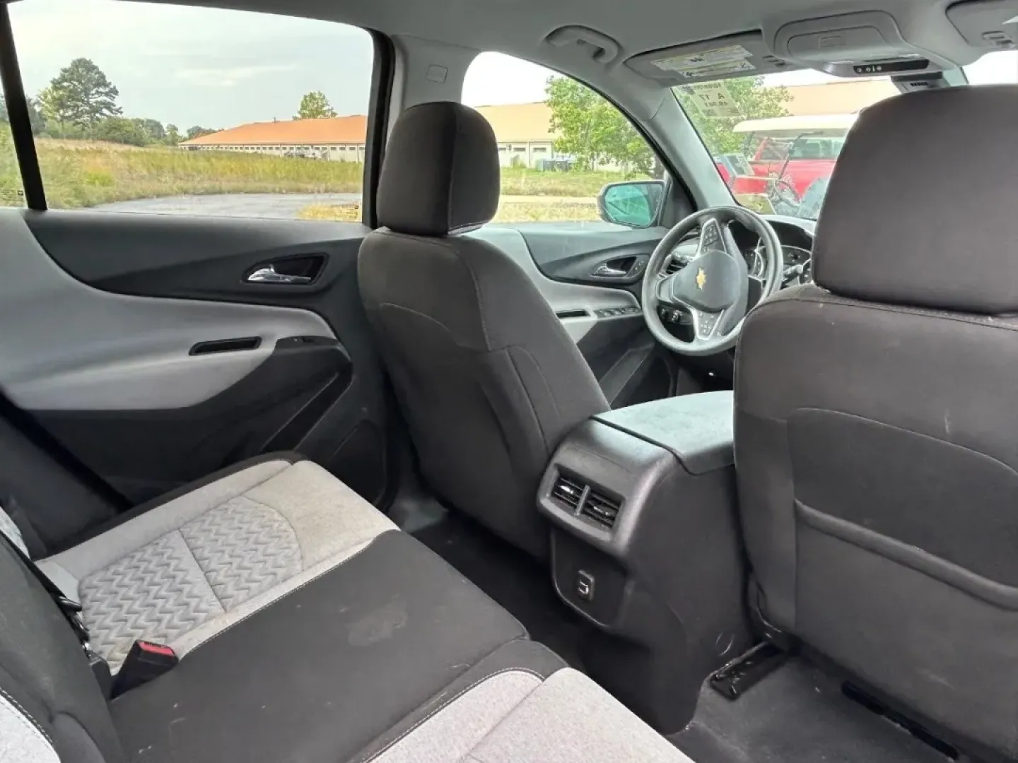 2022 /Medium Ash Gray Cloth Chevrolet Equinox LT (3GNAXJEV5NL) with an 1.5L Turbo DOHC 4-cylinder / SIDI / VVT engine, Automatic transmission, located at 970 Woodlawn Dr., Farmington, MO, 63640, (573) 431-7800, 37.825642, -90.468674 - **Unleash Adventure in the 2022 Chevrolet Equinox LT Your Perfect Companion for Family Road Trips!**<br /> <br /> Looking for a versatile vehicle that fits seamlessly into your lifestyle? The 2022 Chevrolet Equinox LT is here to elevate your family outings and weekend adventures! Whether you're com - Photo#8