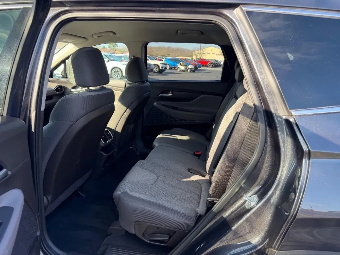 2020 /Black/Black Cloth Hyundai Santa Fe SEL (5NMS33AD7LH) with an 2.4L GDI E-CVVT 16-Valve 4-Cylinder engine, Automatic transmission, located at 970 Woodlawn Dr., Farmington, MO, 63640, (573) 431-7800, 37.825642, -90.468674 - ### Discover the Versatile 2020 Hyundai Santa Fe at Pettus CDJR Farmington<br /> <br /> Are you searching for the perfect vehicle that combines style, comfort, and practicality? Look no further! The 2020 Hyundai Santa Fe is an exceptional choice for those who crave adventure without compromising on - Photo#8