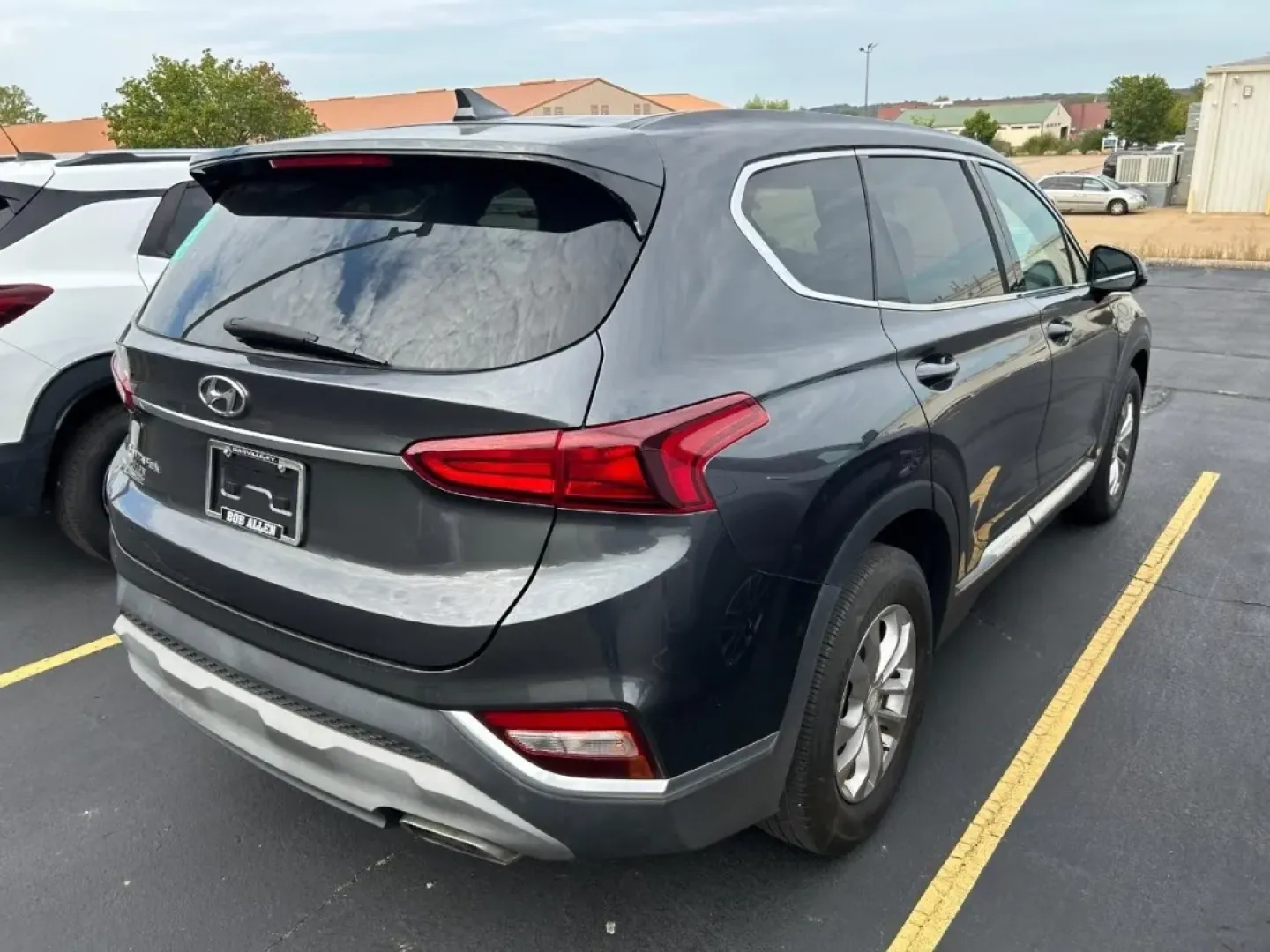 2020 /Black/Black Cloth Hyundai Santa Fe SEL (5NMS33AD7LH) with an 2.4L GDI E-CVVT 16-Valve 4-Cylinder engine, Automatic transmission, located at 970 Woodlawn Dr., Farmington, MO, 63640, (573) 431-7800, 37.825642, -90.468674 - ### Discover the Versatile 2020 Hyundai Santa Fe at Pettus CDJR Farmington<br /> <br /> Are you searching for the perfect vehicle that combines style, comfort, and practicality? Look no further! The 2020 Hyundai Santa Fe is an exceptional choice for those who crave adventure without compromising on - Photo#5