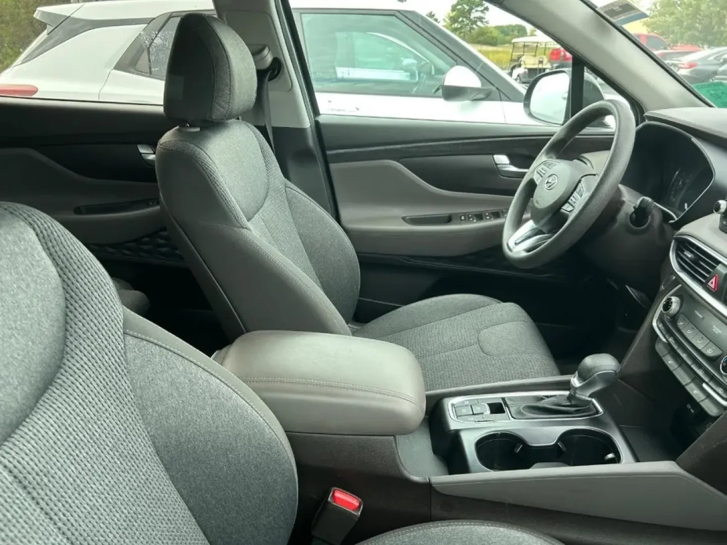 2020 /Black/Black Cloth Hyundai Santa Fe SEL (5NMS33AD7LH) with an 2.4L GDI E-CVVT 16-Valve 4-Cylinder engine, Automatic transmission, located at 970 Woodlawn Dr., Farmington, MO, 63640, (573) 431-7800, 37.825642, -90.468674 - ### Discover the Versatile 2020 Hyundai Santa Fe at Pettus CDJR Farmington<br /> <br /> Are you searching for the perfect vehicle that combines style, comfort, and practicality? Look no further! The 2020 Hyundai Santa Fe is an exceptional choice for those who crave adventure without compromising on - Photo#6