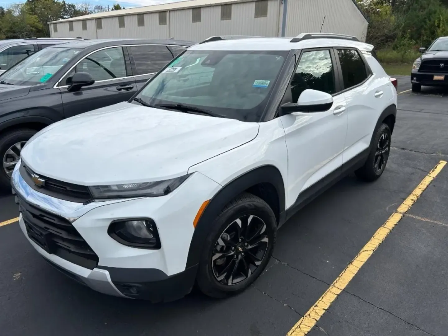 2021 /Jet Black Cloth Chevrolet TrailBlazer LT (KL79MPSL6MB) with an 1.3L engine, Automatic transmission, located at 970 Woodlawn Dr., Farmington, MO, 63640, (573) 431-7800, 37.825642, -90.468674 - **Conquer Every Journey with the 2021 Chevrolet Trailblazer LT at Pettus CDJR Farmington!**<br /> <br /> When it comes to versatility and adventure, the 2021 Chevrolet Trailblazer LT is your ultimate companion for both daily commutes and weekend getaways. This sport/utility vehicle is perfect for fa - Photo#2
