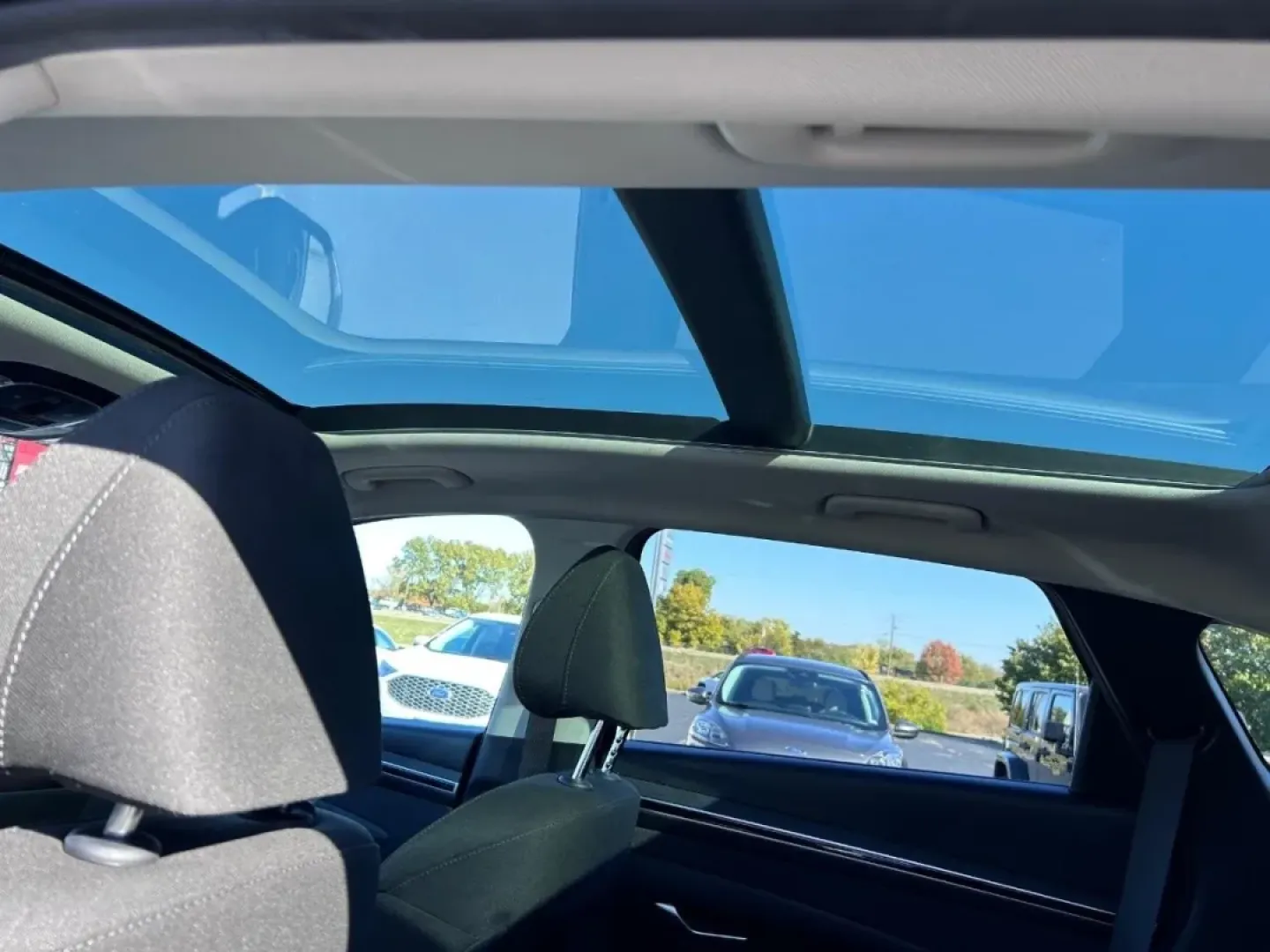 2022 /Black Cloth Hyundai Tucson SEL Convenience (KM8JFCA10NU) with an 1.6L Turbo GDI DOHC 16-Valve I4 CVVD engine, Automatic transmission, located at 970 Woodlawn Dr., Farmington, MO, 63640, (573) 431-7800, 37.825642, -90.468674 - Are you on the lookout for the perfect vehicle to elevate your family's adventures and everyday commutes? Look no further! At Pettus CDJR Farmington, we are excited to offer you an exceptional deal on a 2022 Hyundai Tucson SEL Convenience that effortlessly blends style, efficiency, and versatility. - Photo#10