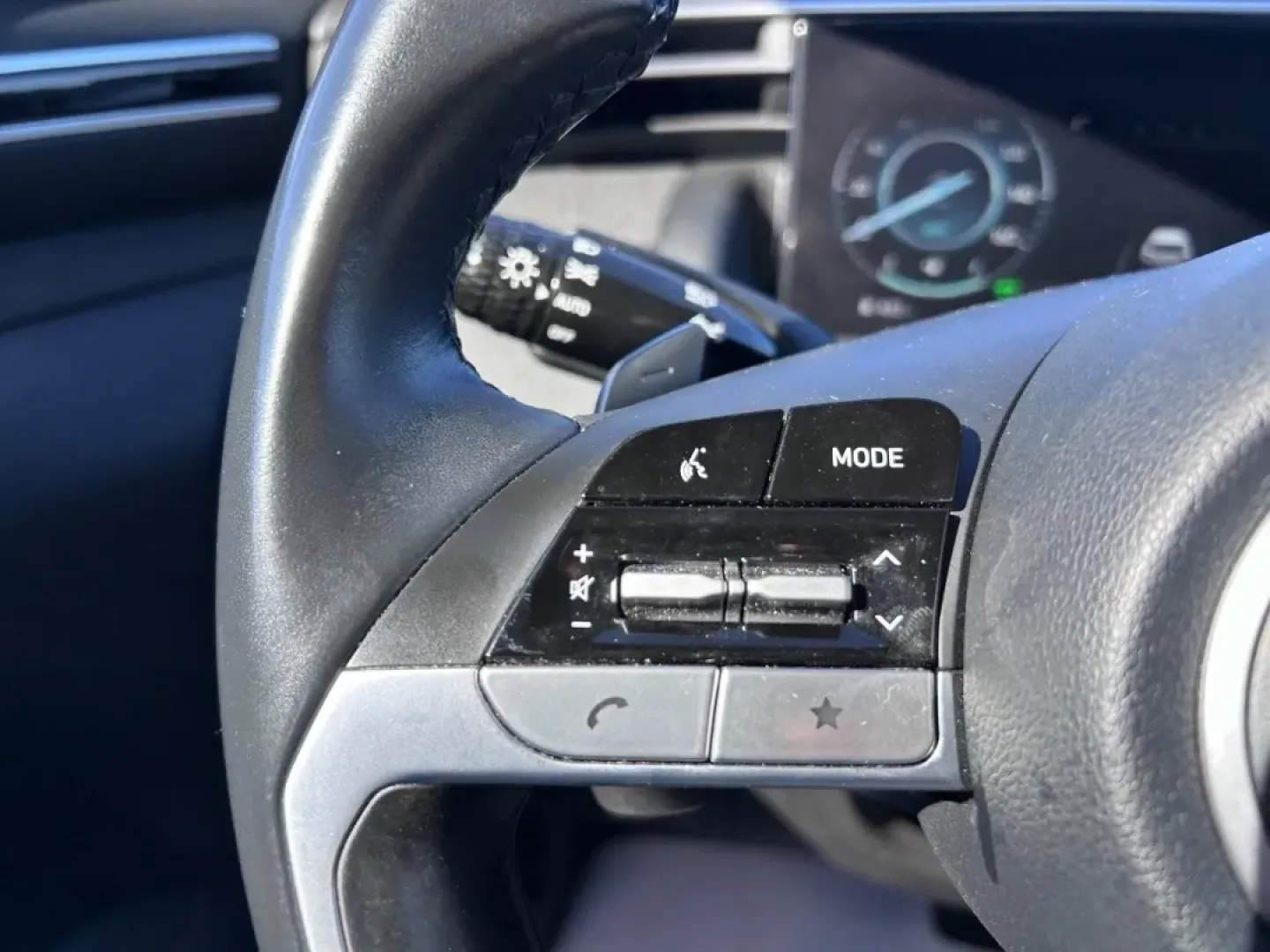 2022 /Black Cloth Hyundai Tucson SEL Convenience (KM8JFCA10NU) with an 1.6L Turbo GDI DOHC 16-Valve I4 CVVD engine, Automatic transmission, located at 970 Woodlawn Dr., Farmington, MO, 63640, (573) 431-7800, 37.825642, -90.468674 - Are you on the lookout for the perfect vehicle to elevate your family's adventures and everyday commutes? Look no further! At Pettus CDJR Farmington, we are excited to offer you an exceptional deal on a 2022 Hyundai Tucson SEL Convenience that effortlessly blends style, efficiency, and versatility. - Photo#13