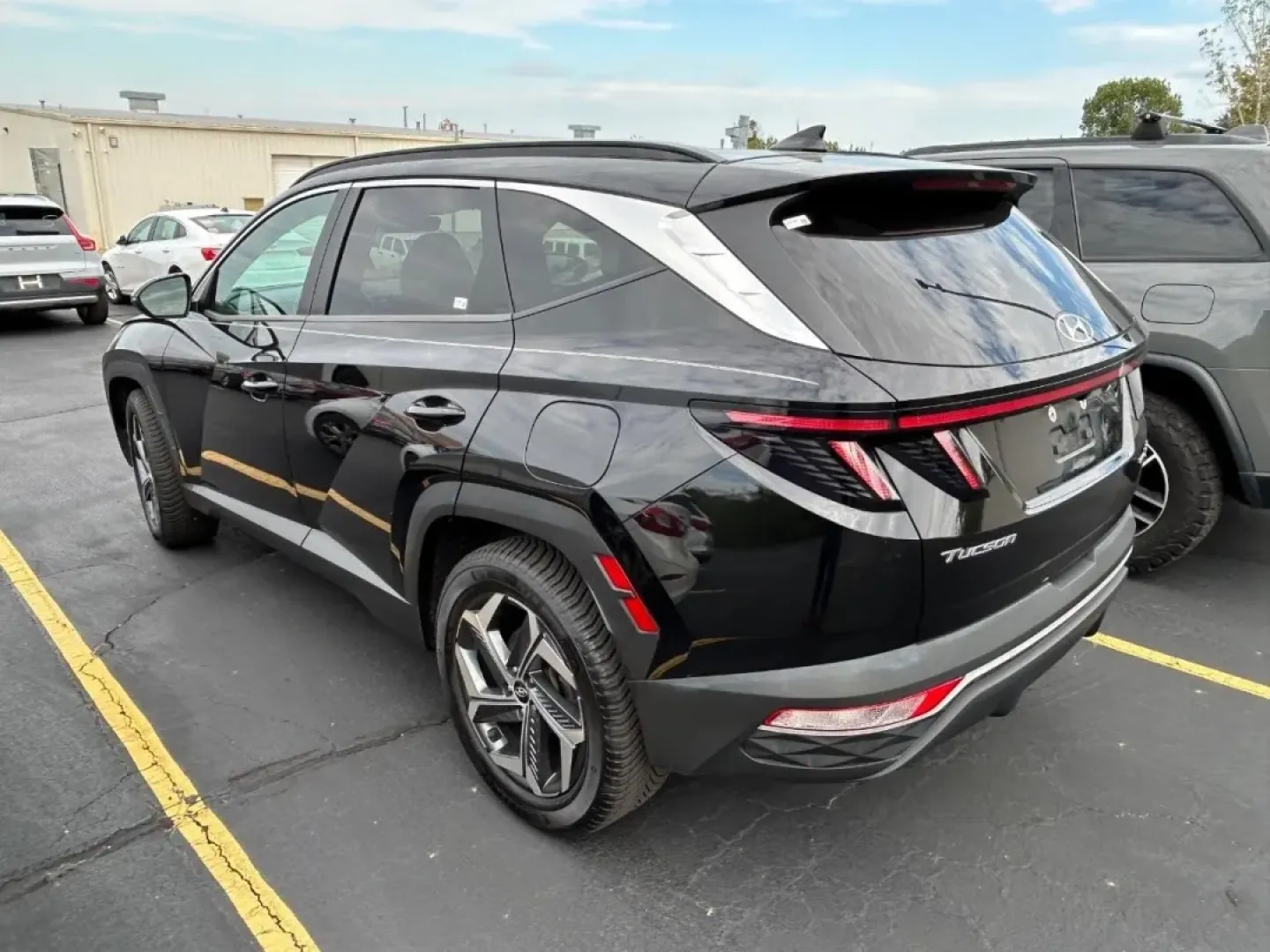 2022 /Black Cloth Hyundai Tucson SEL Convenience (KM8JFCA10NU) with an 1.6L Turbo GDI DOHC 16-Valve I4 CVVD engine, Automatic transmission, located at 970 Woodlawn Dr., Farmington, MO, 63640, (573) 431-7800, 37.825642, -90.468674 - Are you on the lookout for the perfect vehicle to elevate your family's adventures and everyday commutes? Look no further! At Pettus CDJR Farmington, we are excited to offer you an exceptional deal on a 2022 Hyundai Tucson SEL Convenience that effortlessly blends style, efficiency, and versatility. - Photo#3