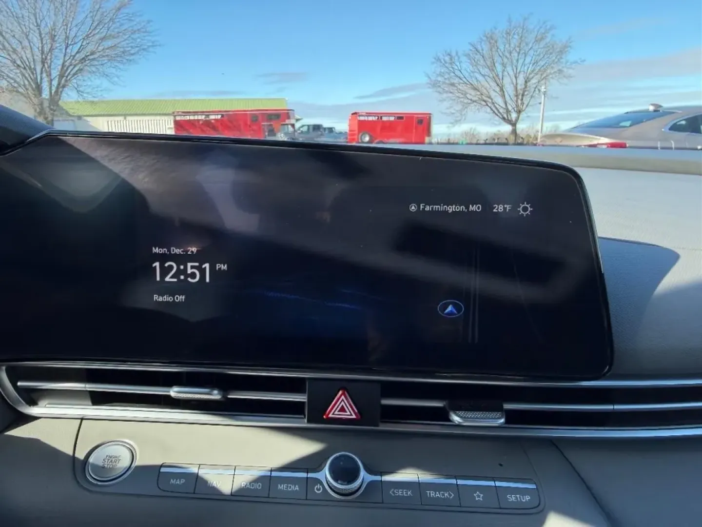 2024 /Black Cloth Hyundai Elantra SEL (KMHLM4DG3RU) with an 2.0L MPI DOHC I4 D-CVVT engine, Automatic transmission, located at 970 Woodlawn Dr., Farmington, MO, 63640, (573) 431-7800, 37.825642, -90.468674 - **Unleash Your Daily Adventure with the 2024 Hyundai Elantra Perfect for Commuters and Family Life!**<br /> <br /> Discover your next reliable ride at Pettus CDJR Farmington, located conveniently at 970 Woodlawn Drive, Farmington, MO 63640. Our dealership specializes in quality used vehicles, ensur - Photo#13