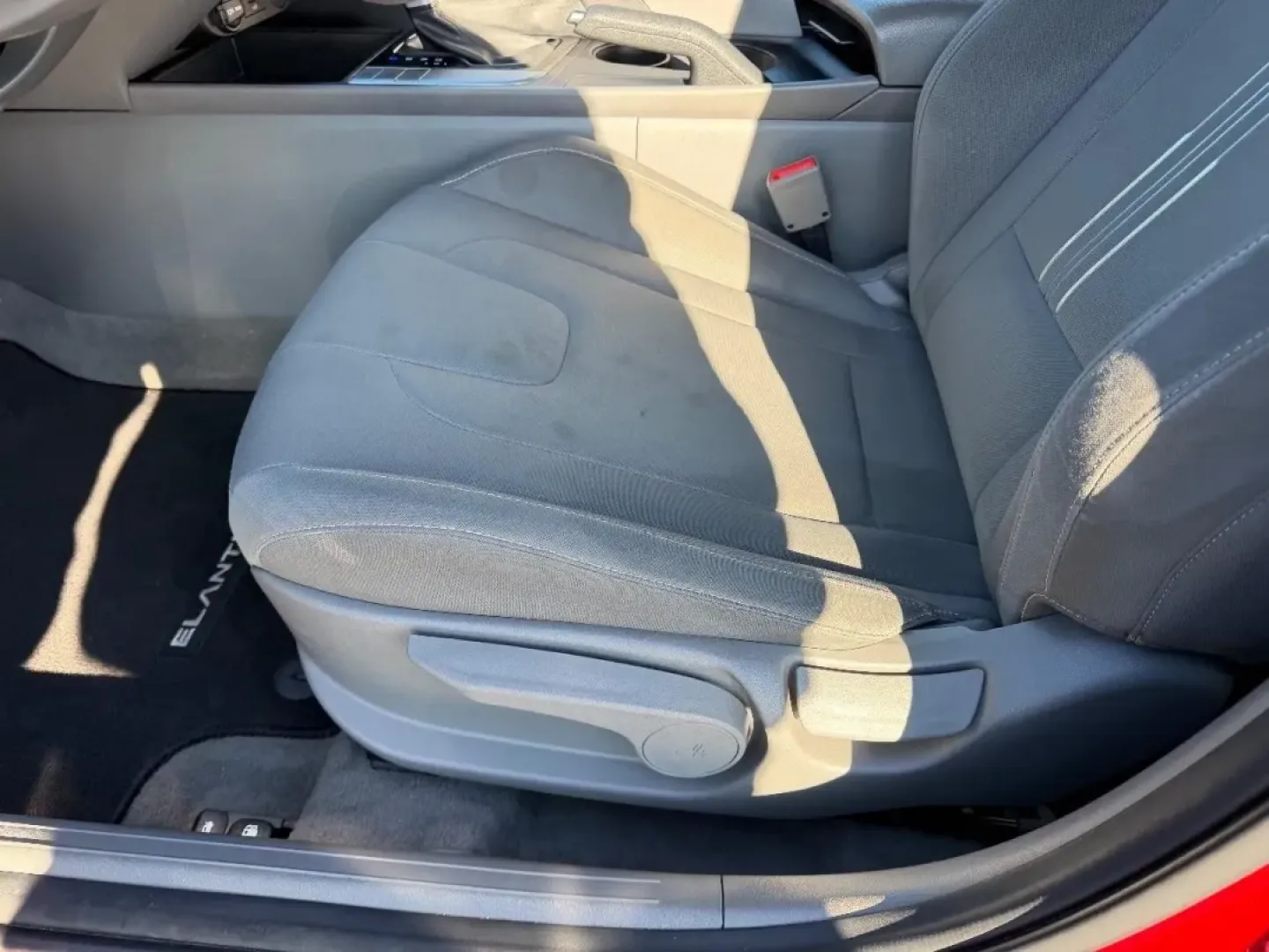 2024 /Black Cloth Hyundai Elantra SEL (KMHLM4DG3RU) with an 2.0L MPI DOHC I4 D-CVVT engine, Automatic transmission, located at 970 Woodlawn Dr., Farmington, MO, 63640, (573) 431-7800, 37.825642, -90.468674 - **Unleash Your Daily Adventure with the 2024 Hyundai Elantra Perfect for Commuters and Family Life!**<br /> <br /> Discover your next reliable ride at Pettus CDJR Farmington, located conveniently at 970 Woodlawn Drive, Farmington, MO 63640. Our dealership specializes in quality used vehicles, ensur - Photo#18