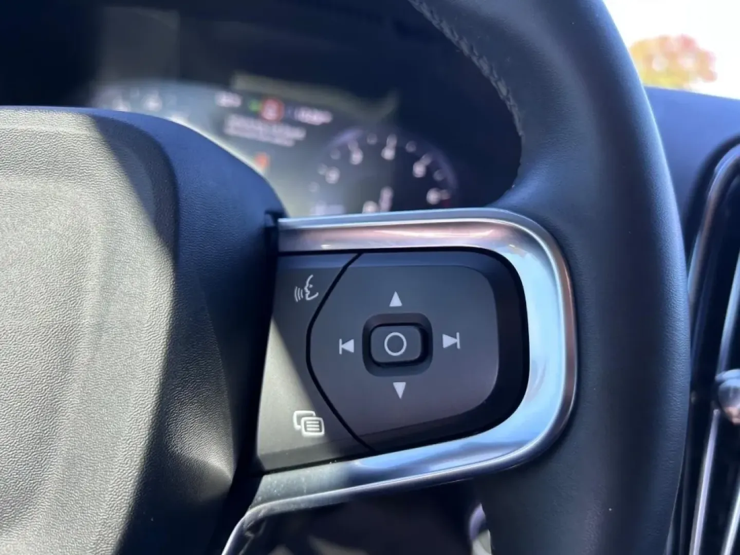 2022 /Charcoal Leather Volvo XC40 Momentum (YV4AC2HK4N2) with an 2.0L 16V DI I4 Turbocharged Drive-E engine, Automatic transmission, located at 970 Woodlawn Dr., Farmington, MO, 63640, (573) 431-7800, 37.825642, -90.468674 - Are you in search of an adventure-ready vehicle that exudes sophistication while providing practicality for your everyday life? Look no further than the 2022 Volvo XC40 Momentum, available now at Pettus CDJR Farmington, your premier OEM dealership located at 970 Woodlawn Drive, Farmington, MO 63640. - Photo#13