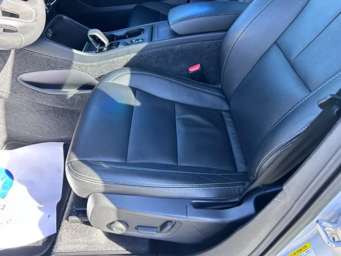 2022 /Charcoal Leather Volvo XC40 Momentum (YV4AC2HK4N2) with an 2.0L 16V DI I4 Turbocharged Drive-E engine, Automatic transmission, located at 970 Woodlawn Dr., Farmington, MO, 63640, (573) 431-7800, 37.825642, -90.468674 - Are you in search of an adventure-ready vehicle that exudes sophistication while providing practicality for your everyday life? Look no further than the 2022 Volvo XC40 Momentum, available now at Pettus CDJR Farmington, your premier OEM dealership located at 970 Woodlawn Drive, Farmington, MO 63640. - Photo#20