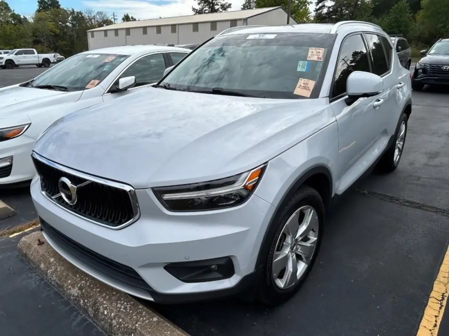 2022 /Charcoal Leather Volvo XC40 Momentum (YV4AC2HK4N2) with an 2.0L 16V DI I4 Turbocharged Drive-E engine, Automatic transmission, located at 970 Woodlawn Dr., Farmington, MO, 63640, (573) 431-7800, 37.825642, -90.468674 - Are you in search of an adventure-ready vehicle that exudes sophistication while providing practicality for your everyday life? Look no further than the 2022 Volvo XC40 Momentum, available now at Pettus CDJR Farmington, your premier OEM dealership located at 970 Woodlawn Drive, Farmington, MO 63640. - Photo#2