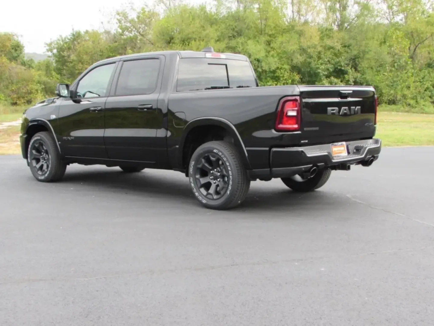 2026 /Black Ram 1500 Big Horn/Lone Star (1C6SRFFT2TN) with an Other engine, located at 12830 Highway 21, De Soto, MO, 63020, (636) 337-7777, 38.153099, -90.573624 - Discover the perfect blend of power and practicality with the 2026 Ram 1500 Big Horn, an ideal choice for anyone seeking a versatile truck designed for both work and play. Whether you're a growing family looking for a reliable vehicle for weekend adventures or a commuter in need of a dependable ride - Photo#3