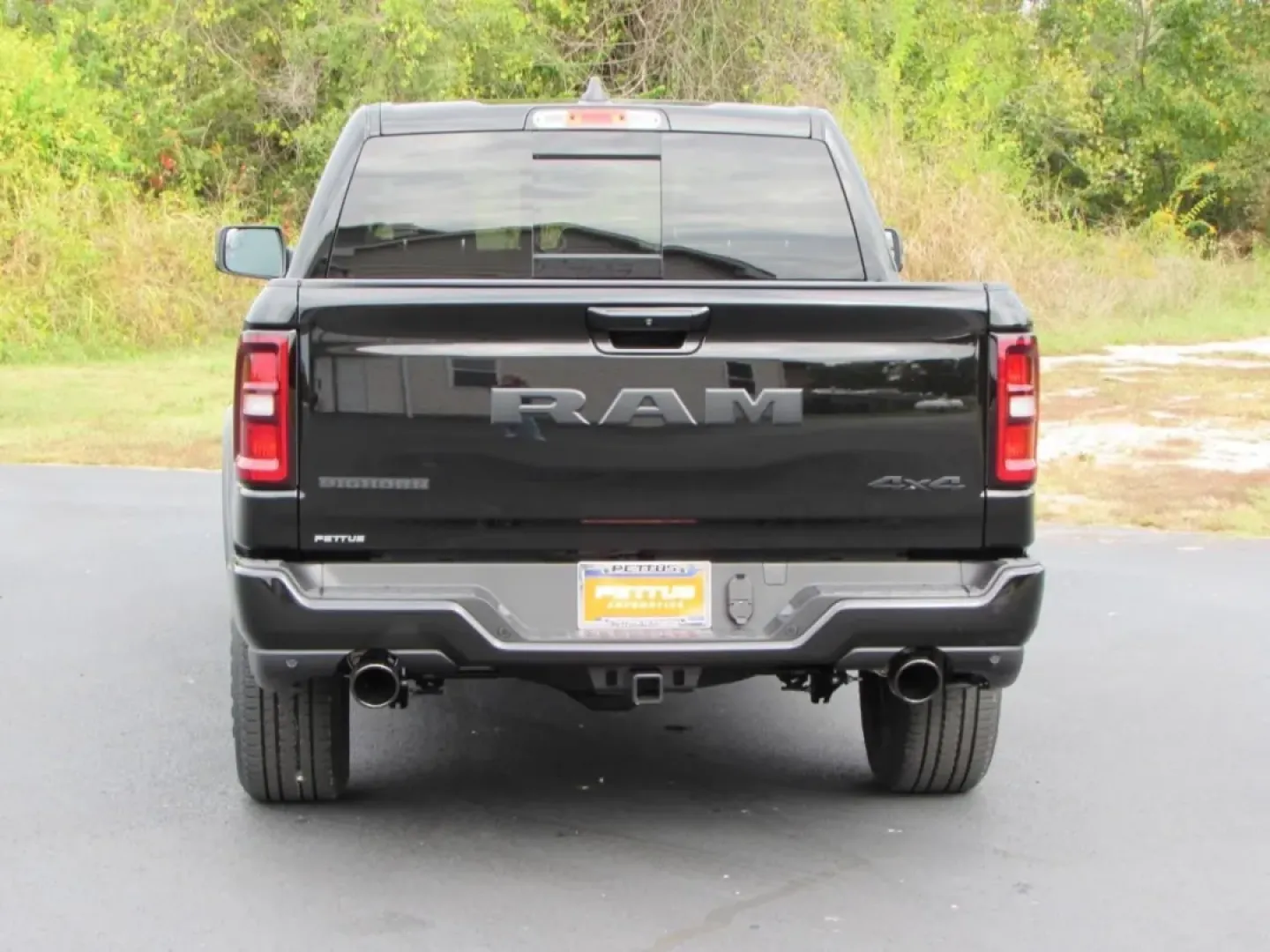 2026 /Black Ram 1500 Big Horn/Lone Star (1C6SRFFT2TN) with an Other engine, located at 12830 Highway 21, De Soto, MO, 63020, (636) 337-7777, 38.153099, -90.573624 - Discover the perfect blend of power and practicality with the 2026 Ram 1500 Big Horn, an ideal choice for anyone seeking a versatile truck designed for both work and play. Whether you're a growing family looking for a reliable vehicle for weekend adventures or a commuter in need of a dependable ride - Photo#4