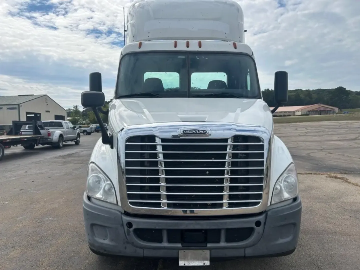 2017 Freightlin (3AKBGADV8HS) with an Other engine, located at 970 Woodlawn Dr., Farmington, MO, 63640, (573) 431-7800, 37.825642, -90.468674 - USED 2017 Freightlin from Pettus CDJR Farmington, Farmington MO. - Photo#1
