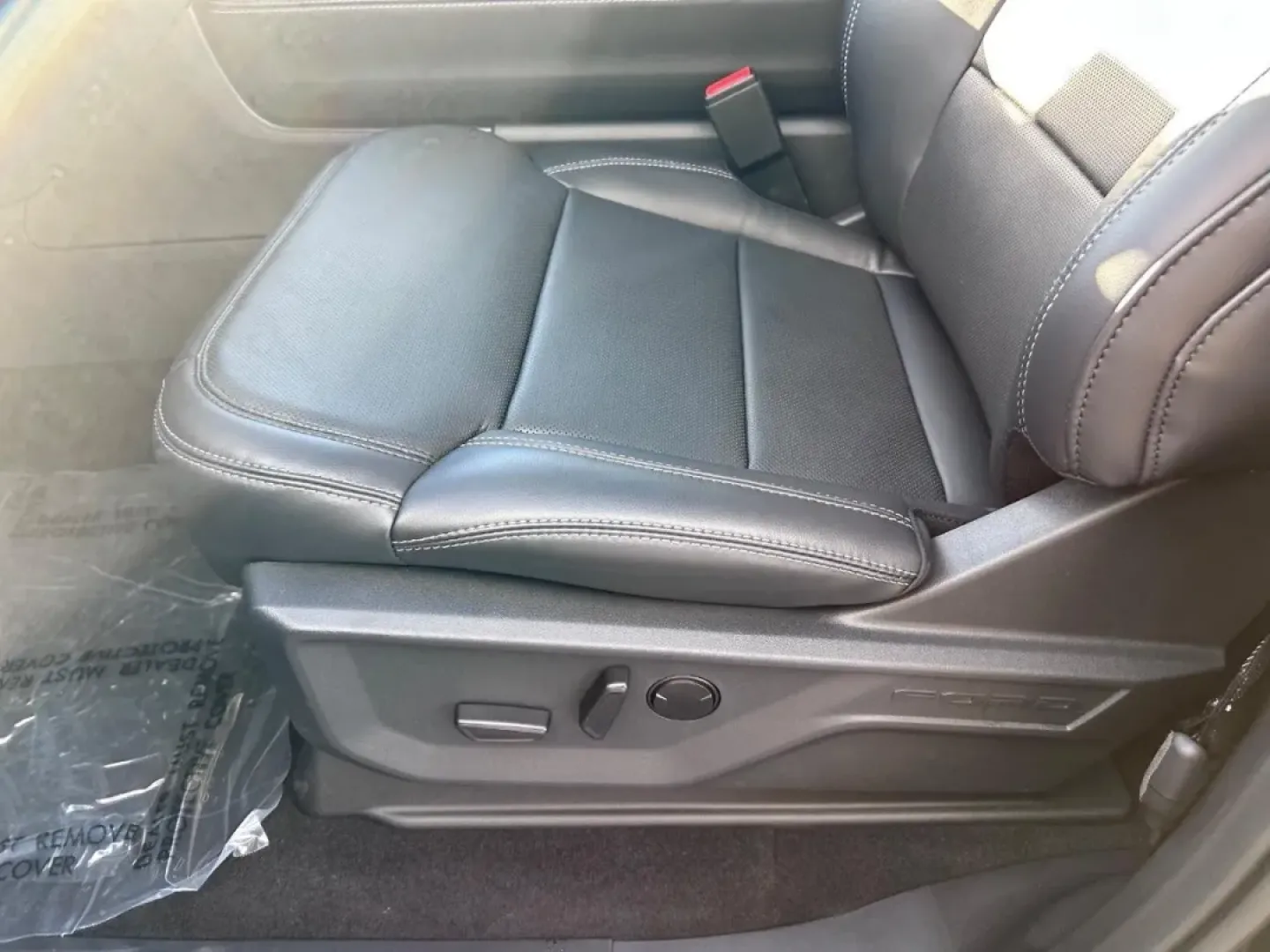 2025 /Black Onyx Leather Ford Expedition Platinum (1FMJU1M87SE) with an 3.5L EcoBoost V6 engine, Automatic transmission, located at 141 Commercial Dr, Fredericktown, MO, 63645, (573) 783-6432, 37.570087, -90.320648 - **Experience Luxury and Adventure with the 2025 Ford Expedition Platinum** <br /> <br /> Are you ready to elevate your family adventures or weekend getaways? Look no further than the 2025 Ford Expedition Platinum, the ultimate SUV that combines luxury with functionality, designed for those who deman - Photo#20