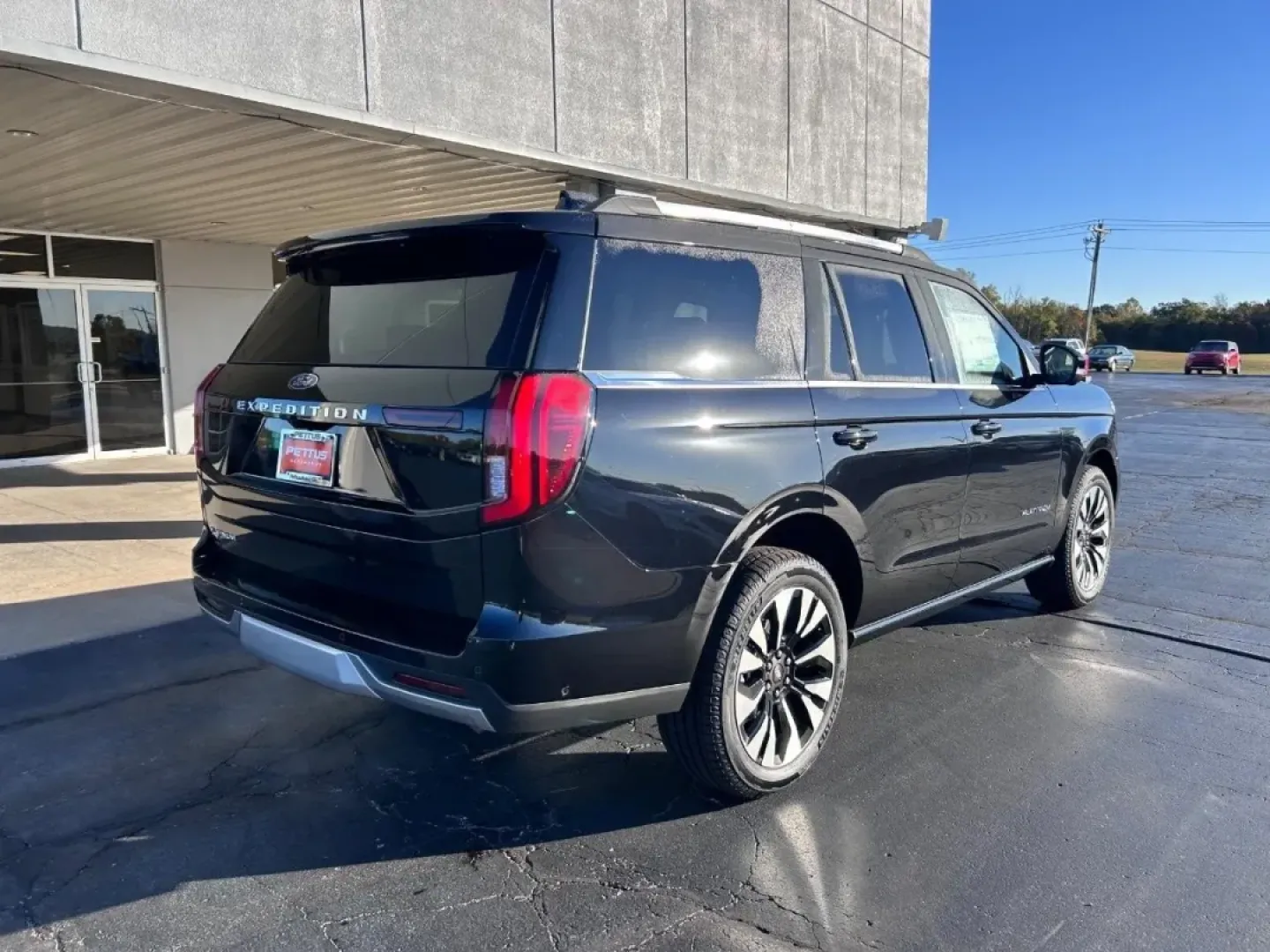 2025 /Black Onyx Leather Ford Expedition Platinum (1FMJU1M87SE) with an 3.5L EcoBoost V6 engine, Automatic transmission, located at 141 Commercial Dr, Fredericktown, MO, 63645, (573) 783-6432, 37.570087, -90.320648 - **Experience Luxury and Adventure with the 2025 Ford Expedition Platinum** <br /> <br /> Are you ready to elevate your family adventures or weekend getaways? Look no further than the 2025 Ford Expedition Platinum, the ultimate SUV that combines luxury with functionality, designed for those who deman - Photo#2