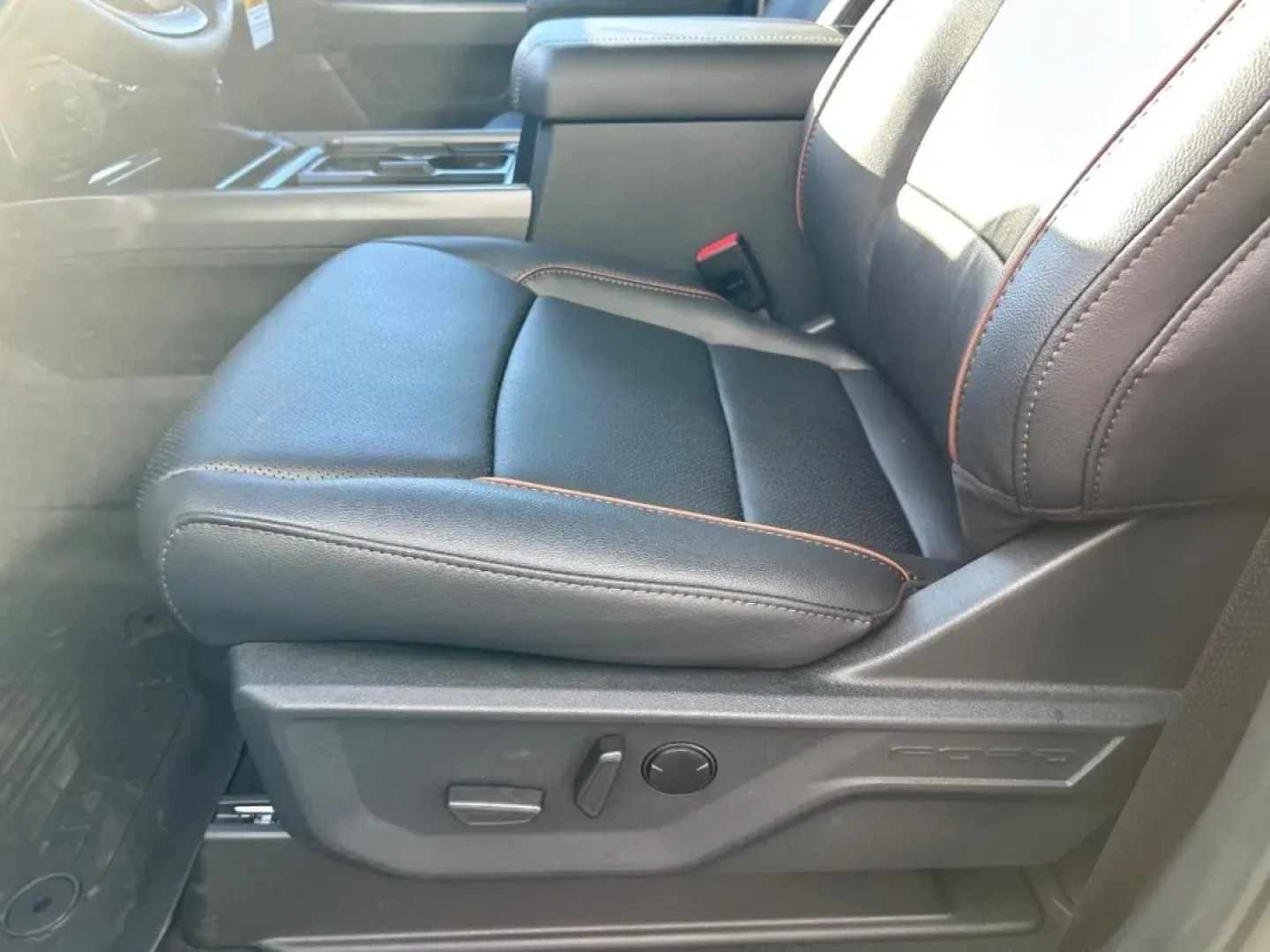 2026 /Smoked Truffle Leather Ford F-350SD DRW (1FT8W3DT1TE) with an 6.7L engine, located at 141 Commercial Dr, Fredericktown, MO, 63645, (573) 783-6432, 37.570087, -90.320648 - **Discover Your Next Adventure with the 2026 Ford Super Duty F-350 DRW - Perfect for Work or Play!**<br /> <br /> Are you searching for a powerful truck that can handle all your needs, whether it's for work or weekend adventures? Look no further than the 2026 Ford Super Duty F-350 DRW, now available - Photo#18