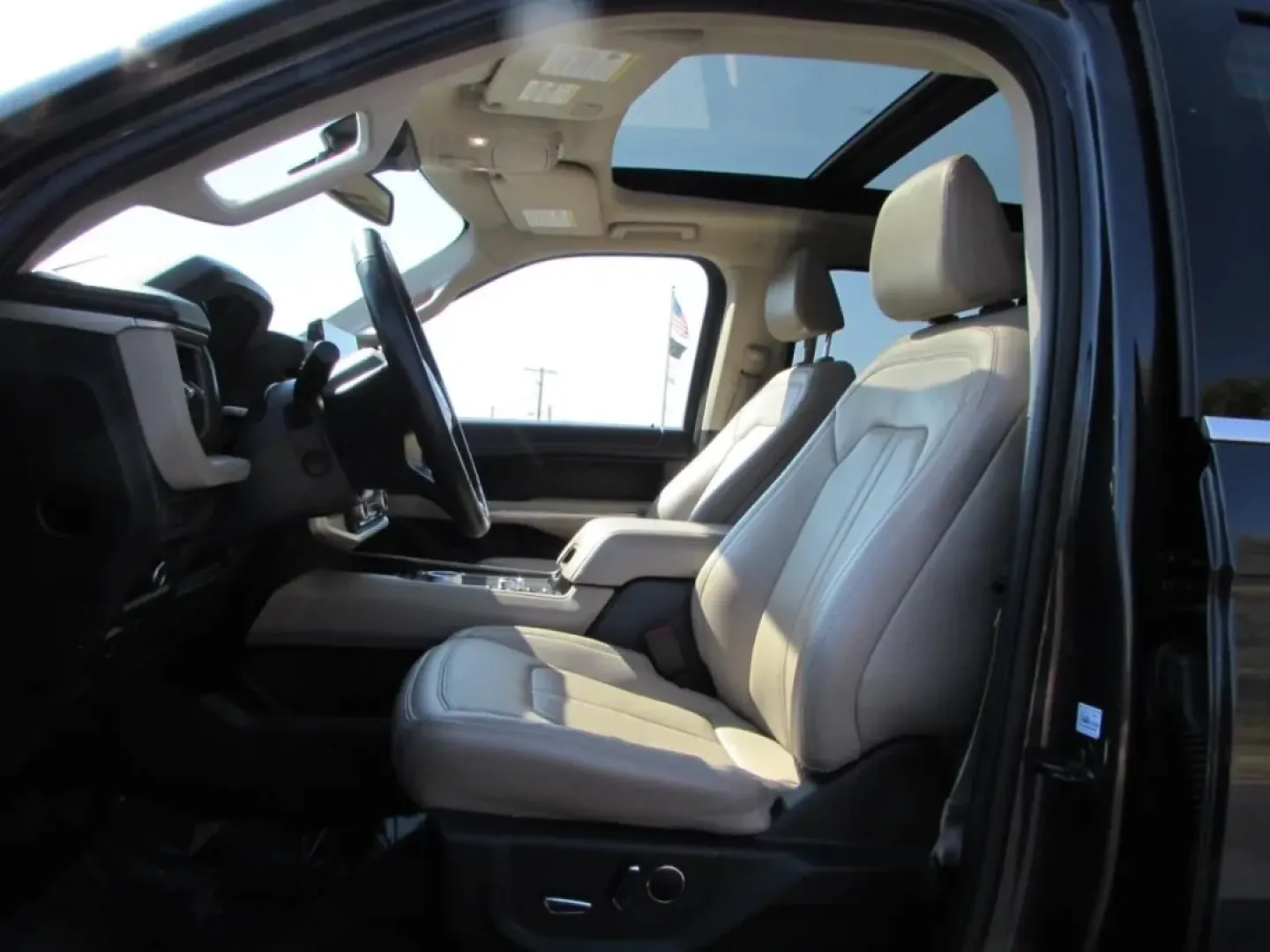 2024 /Sandstone Ford Expedition Max Limited (1FMJK2A80RE) with an Other engine, Automatic transmission, located at 12836 Highway 21, De Soto, MO, 63020, (636) 337-7777, 38.151867, -90.575615 - **Adventure Awaits with the 2024 Ford Expedition Max! Perfect for Families and Explorers Alike!**<br /> <br /> Are you ready to elevate your family adventures or weekend getaways? The 2024 Ford Expedition Max is your ticket to creating unforgettable memories with loved ones, all while enjoying the - Photo#8