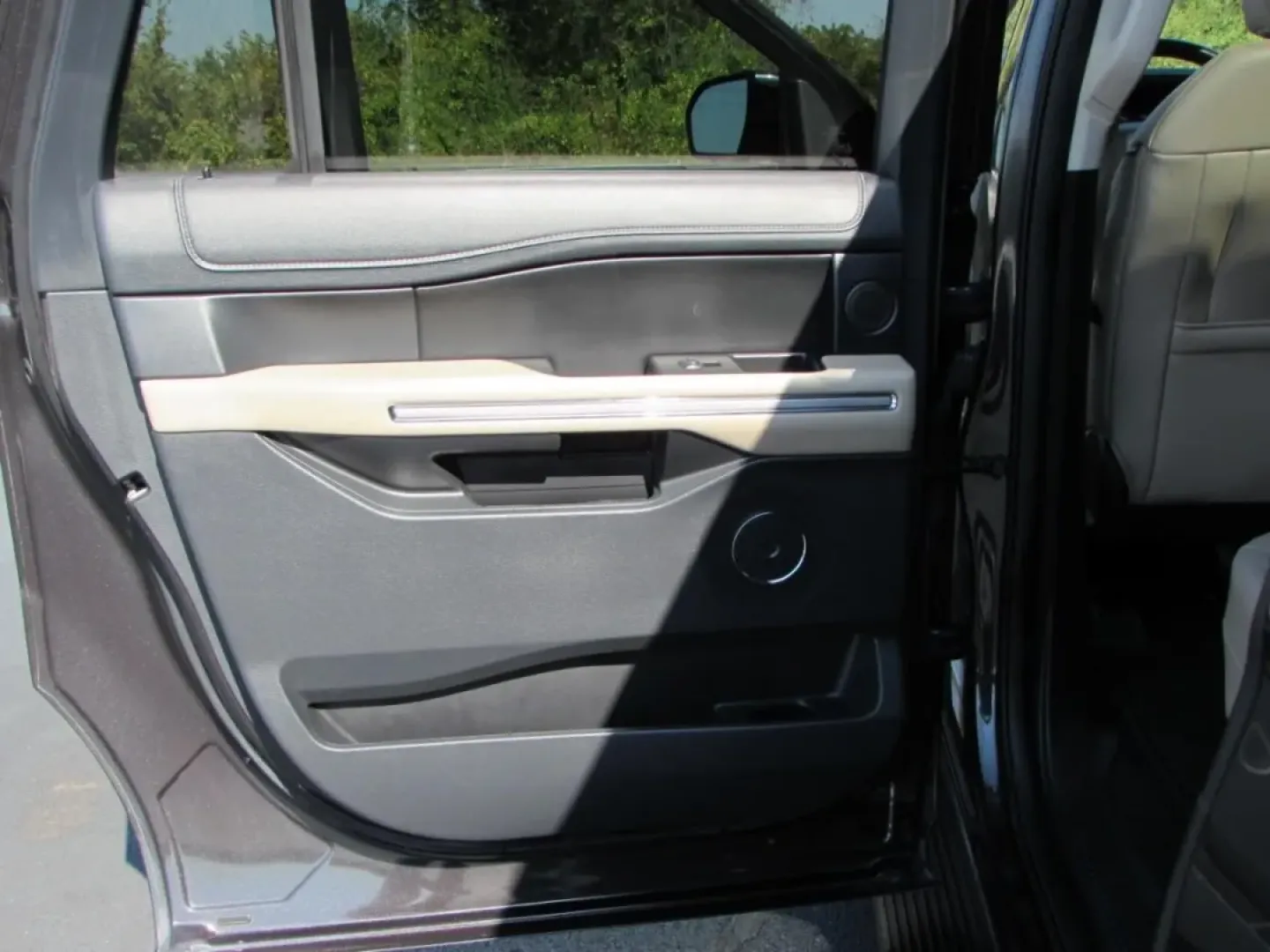 2024 /Sandstone Ford Expedition Max Limited (1FMJK2A80RE) with an Other engine, Automatic transmission, located at 12836 Highway 21, De Soto, MO, 63020, (636) 337-7777, 38.151867, -90.575615 - **Adventure Awaits with the 2024 Ford Expedition Max! Perfect for Families and Explorers Alike!**<br /> <br /> Are you ready to elevate your family adventures or weekend getaways? The 2024 Ford Expedition Max is your ticket to creating unforgettable memories with loved ones, all while enjoying the - Photo#19