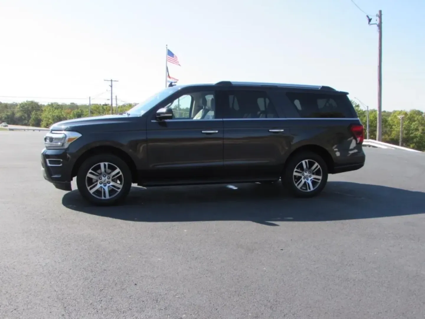 2024 /Sandstone Ford Expedition Max Limited (1FMJK2A80RE) with an Other engine, Automatic transmission, located at 12836 Highway 21, De Soto, MO, 63020, (636) 337-7777, 38.151867, -90.575615 - **Adventure Awaits with the 2024 Ford Expedition Max! Perfect for Families and Explorers Alike!**<br /> <br /> Are you ready to elevate your family adventures or weekend getaways? The 2024 Ford Expedition Max is your ticket to creating unforgettable memories with loved ones, all while enjoying the - Photo#29