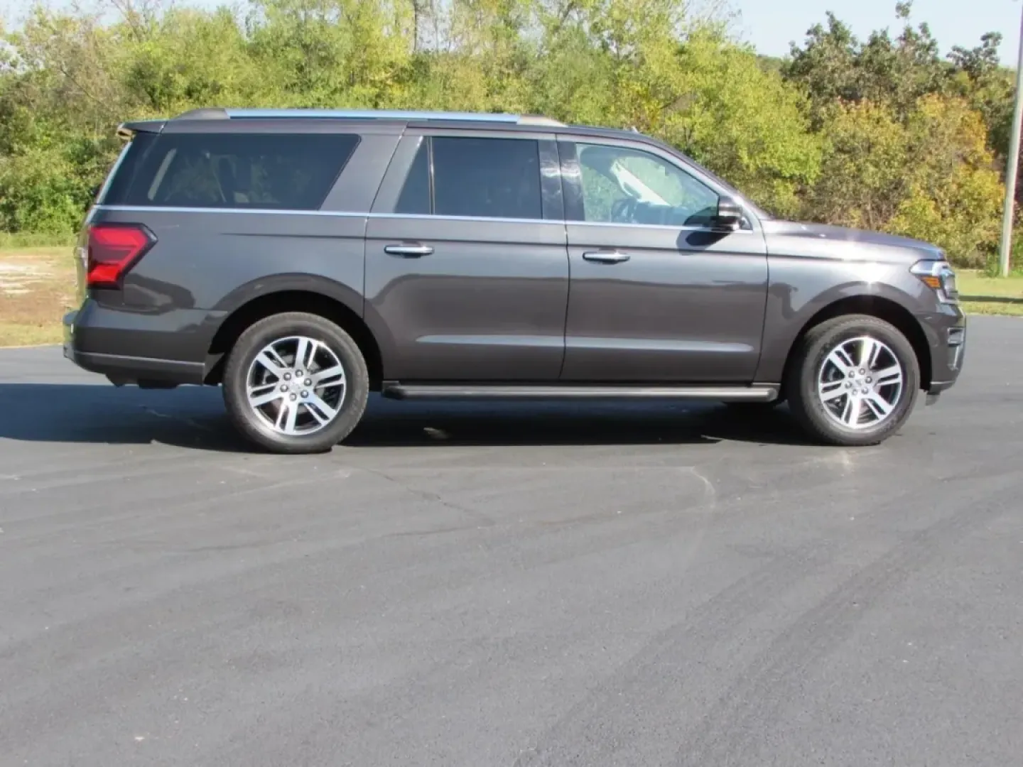 2024 /Sandstone Ford Expedition Max Limited (1FMJK2A80RE) with an Other engine, Automatic transmission, located at 12836 Highway 21, De Soto, MO, 63020, (636) 337-7777, 38.151867, -90.575615 - **Adventure Awaits with the 2024 Ford Expedition Max! Perfect for Families and Explorers Alike!**<br /> <br /> Are you ready to elevate your family adventures or weekend getaways? The 2024 Ford Expedition Max is your ticket to creating unforgettable memories with loved ones, all while enjoying the - Photo#4