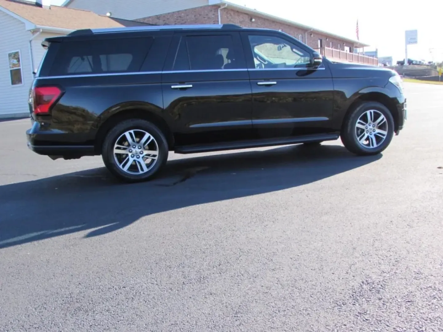 2024 /Mahogany Ford Expedition Max Limited (1FMJK2A83RE) with an Other engine, Automatic transmission, located at 12836 Highway 21, De Soto, MO, 63020, (636) 337-7777, 38.151867, -90.575615 - ### Discover Adventure with the 2024 Ford Expedition Max at Pettus Ford De Soto<br /> <br /> Are you ready to elevate your family adventures or embark on weekend getaways? The 2024 Ford Expedition Max is the perfect SUV for those who crave a balance of spacious comfort and rugged capability. Whether - Photo#7