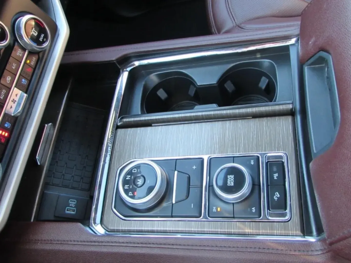 2024 /Mahogany Ford Expedition Max Limited (1FMJK2A83RE) with an Other engine, Automatic transmission, located at 12836 Highway 21, De Soto, MO, 63020, (636) 337-7777, 38.151867, -90.575615 - ### Discover Adventure with the 2024 Ford Expedition Max at Pettus Ford De Soto<br /> <br /> Are you ready to elevate your family adventures or embark on weekend getaways? The 2024 Ford Expedition Max is the perfect SUV for those who crave a balance of spacious comfort and rugged capability. Whether - Photo#22