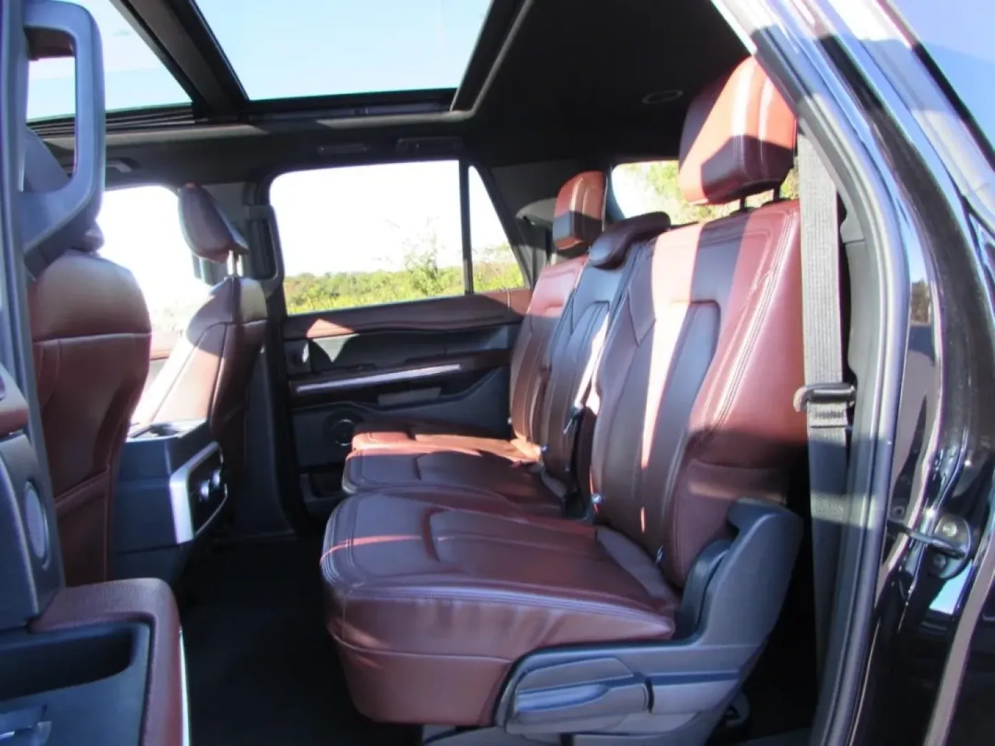 2024 /Mahogany Ford Expedition Max Limited (1FMJK2A83RE) with an Other engine, Automatic transmission, located at 12836 Highway 21, De Soto, MO, 63020, (636) 337-7777, 38.151867, -90.575615 - ### Discover Adventure with the 2024 Ford Expedition Max at Pettus Ford De Soto<br /> <br /> Are you ready to elevate your family adventures or embark on weekend getaways? The 2024 Ford Expedition Max is the perfect SUV for those who crave a balance of spacious comfort and rugged capability. Whether - Photo#26