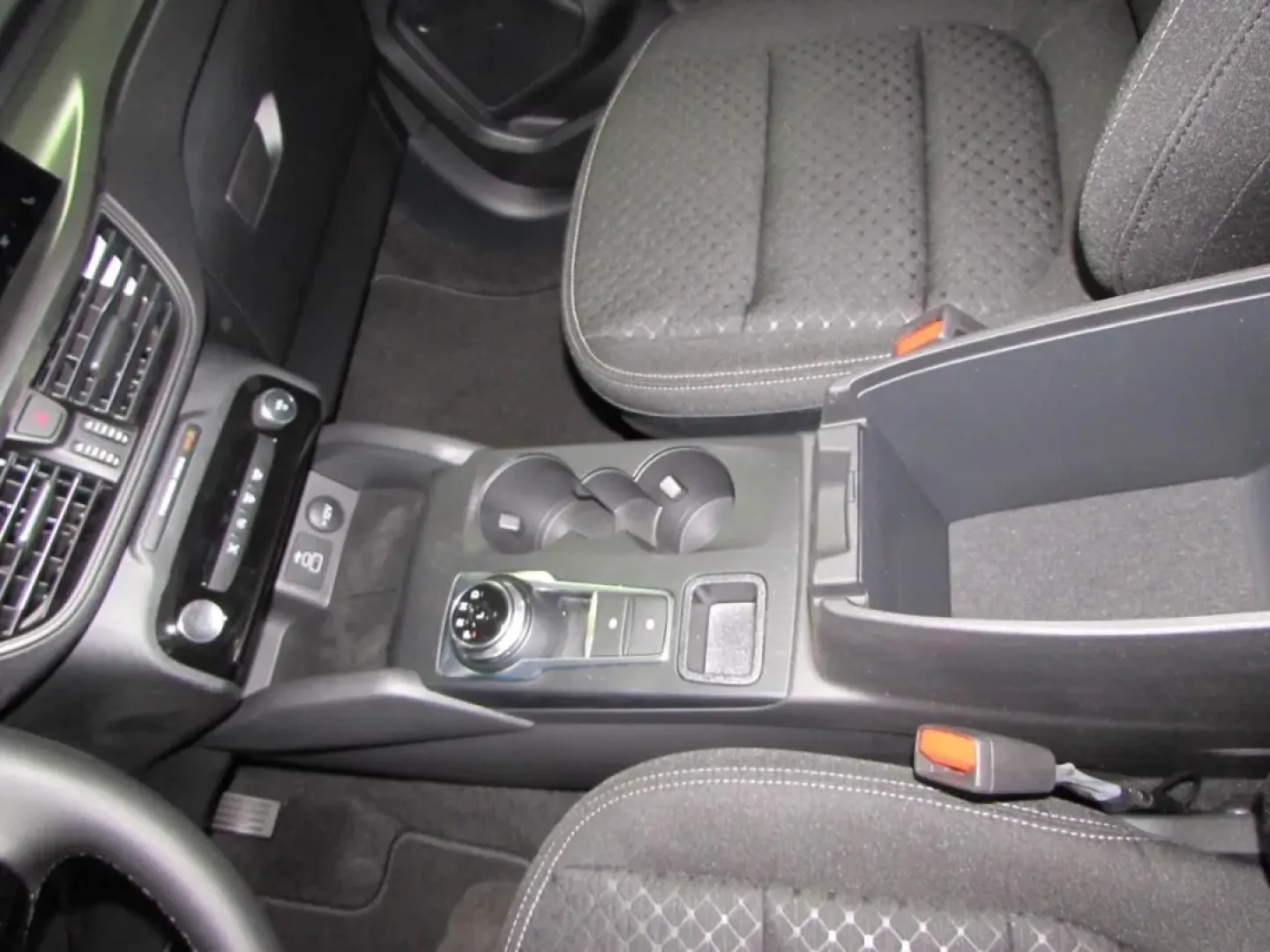 2026 Ford Escape Active (1FMCU0GN9TU) with an 1.5L engine, located at 12836 Highway 21, De Soto, MO, 63020, (636) 337-7777, 38.151867, -90.575615 - ### Discover Adventure with the 2026 Ford Escape at Pettus Ford De Soto!<br /> <br /> Are you ready to elevate your lifestyle with a vehicle that perfectly balances functionality and style? Look no further than the stunning 2026 Ford Escape, now available at Pettus Ford De Soto! This remarkable SUV - Photo#19