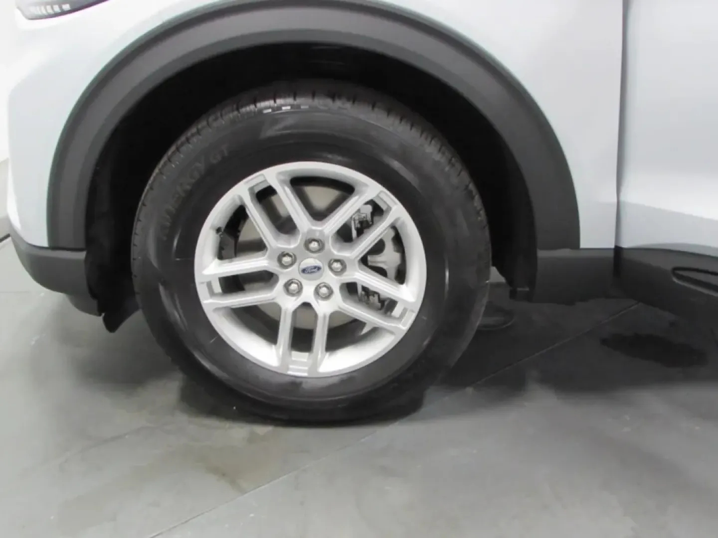 2026 /Dark Space Gray Ford Explorer Active (1FMUK8DH0TG) with an 2.3L EcoBoost I-4 engine, Automatic transmission, located at 12836 Highway 21, De Soto, MO, 63020, (636) 337-7777, 38.151867, -90.575615 - Discover the perfect blend of style, versatility, and power with the 2026 Ford Explorer Active, available now at Pettus Ford De Soto. This SUV is not just a vehicle; it's an invitation to explore your lifestyle, whether you're embarking on family road trips, navigating daily commutes, or seeking wee - Photo#9