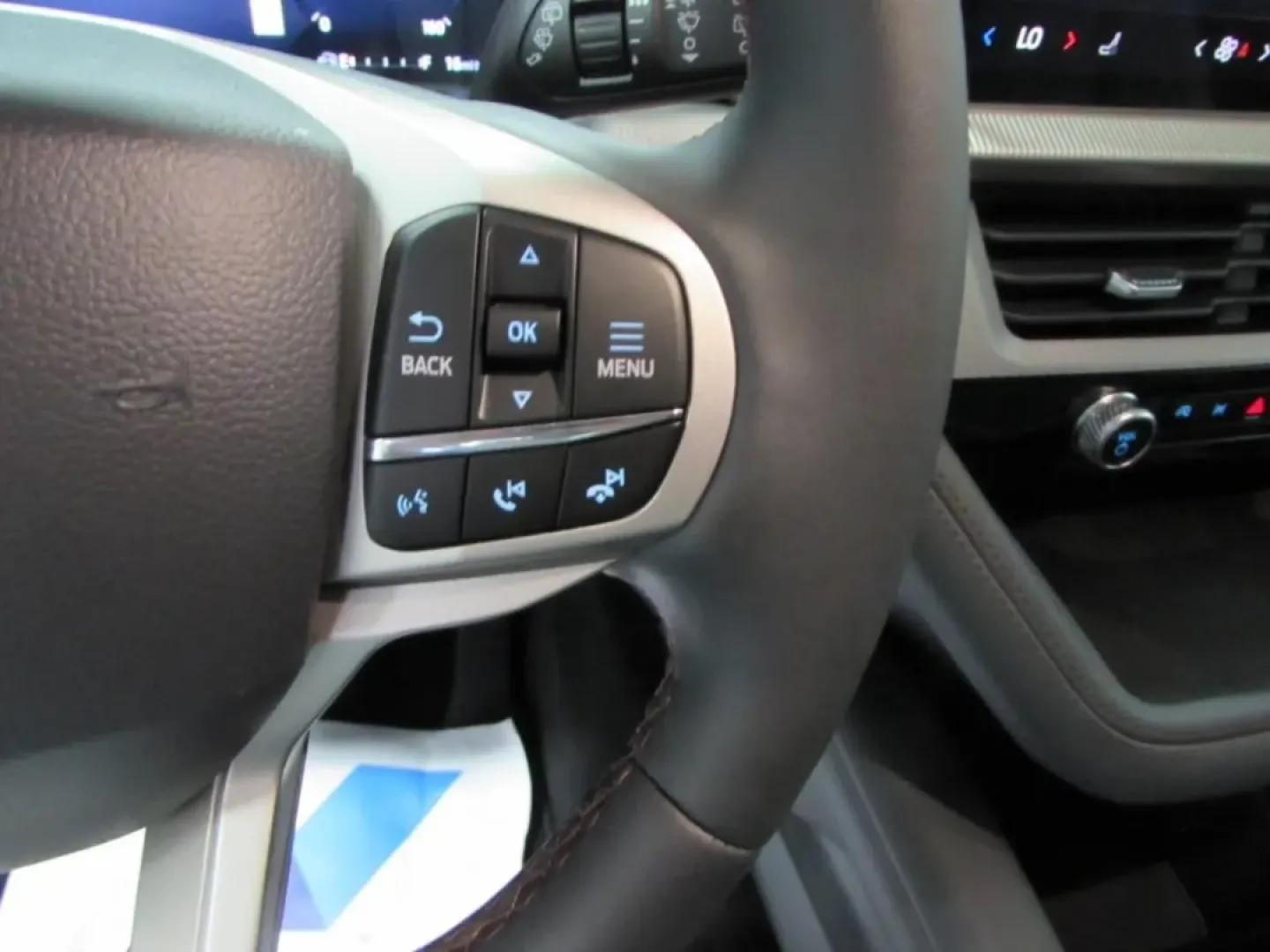 2026 /Dark Space Gray Ford Explorer Active (1FMUK8DH0TG) with an 2.3L EcoBoost I-4 engine, Automatic transmission, located at 12836 Highway 21, De Soto, MO, 63020, (636) 337-7777, 38.151867, -90.575615 - Discover the perfect blend of style, versatility, and power with the 2026 Ford Explorer Active, available now at Pettus Ford De Soto. This SUV is not just a vehicle; it's an invitation to explore your lifestyle, whether you're embarking on family road trips, navigating daily commutes, or seeking wee - Photo#17